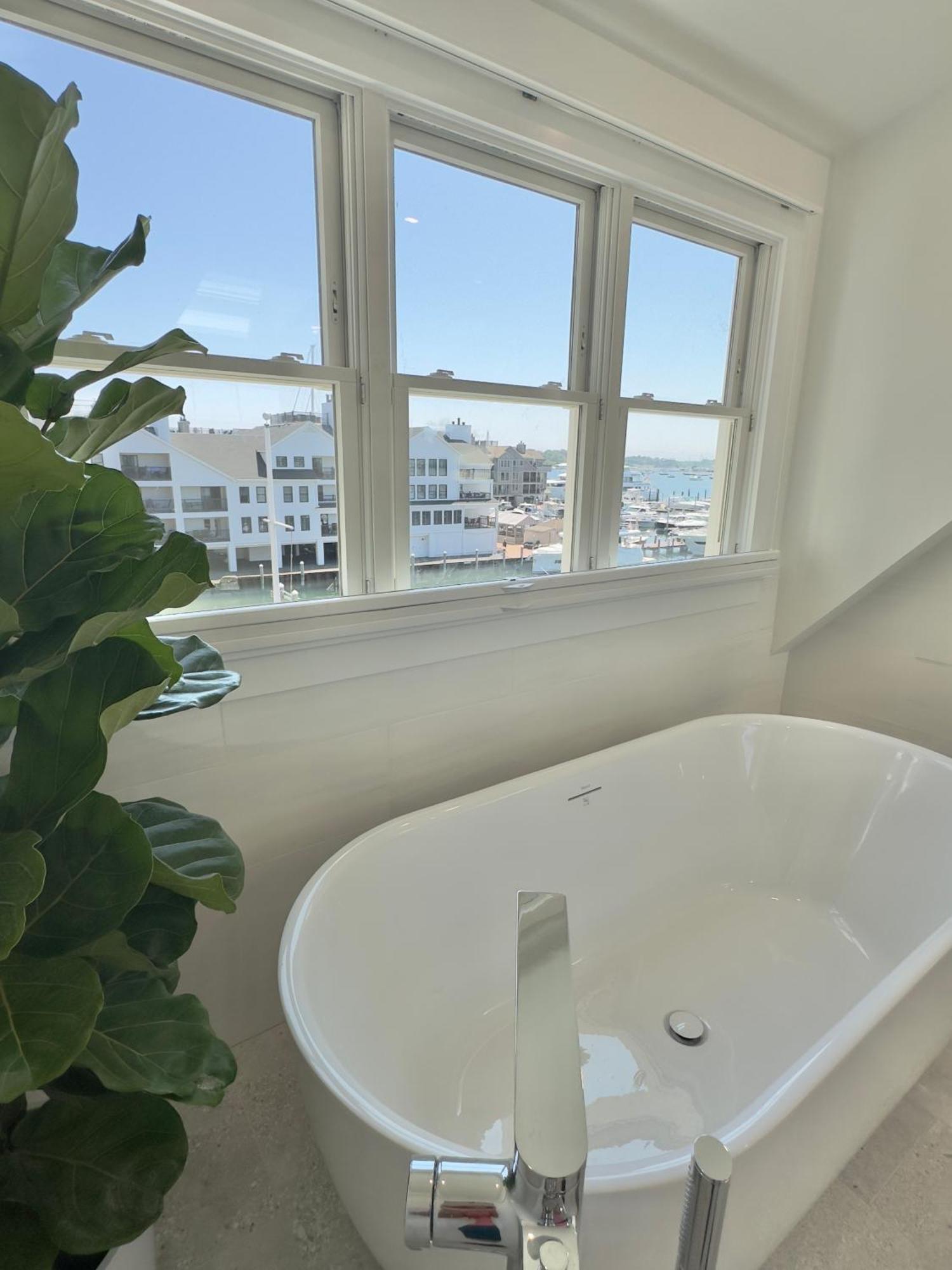 Harborside 3* Newport