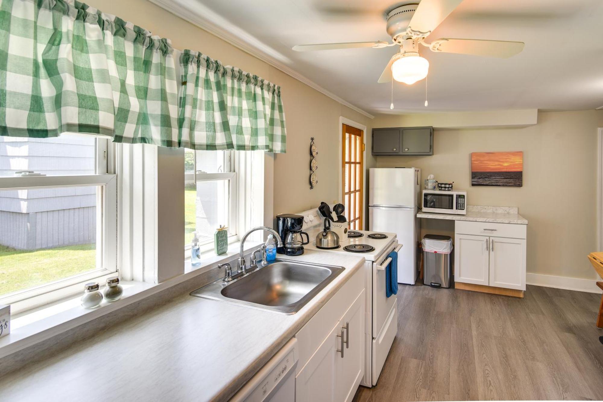 Holiday home House Less Than 3 Mi To Beaches And Bowens Wharf!