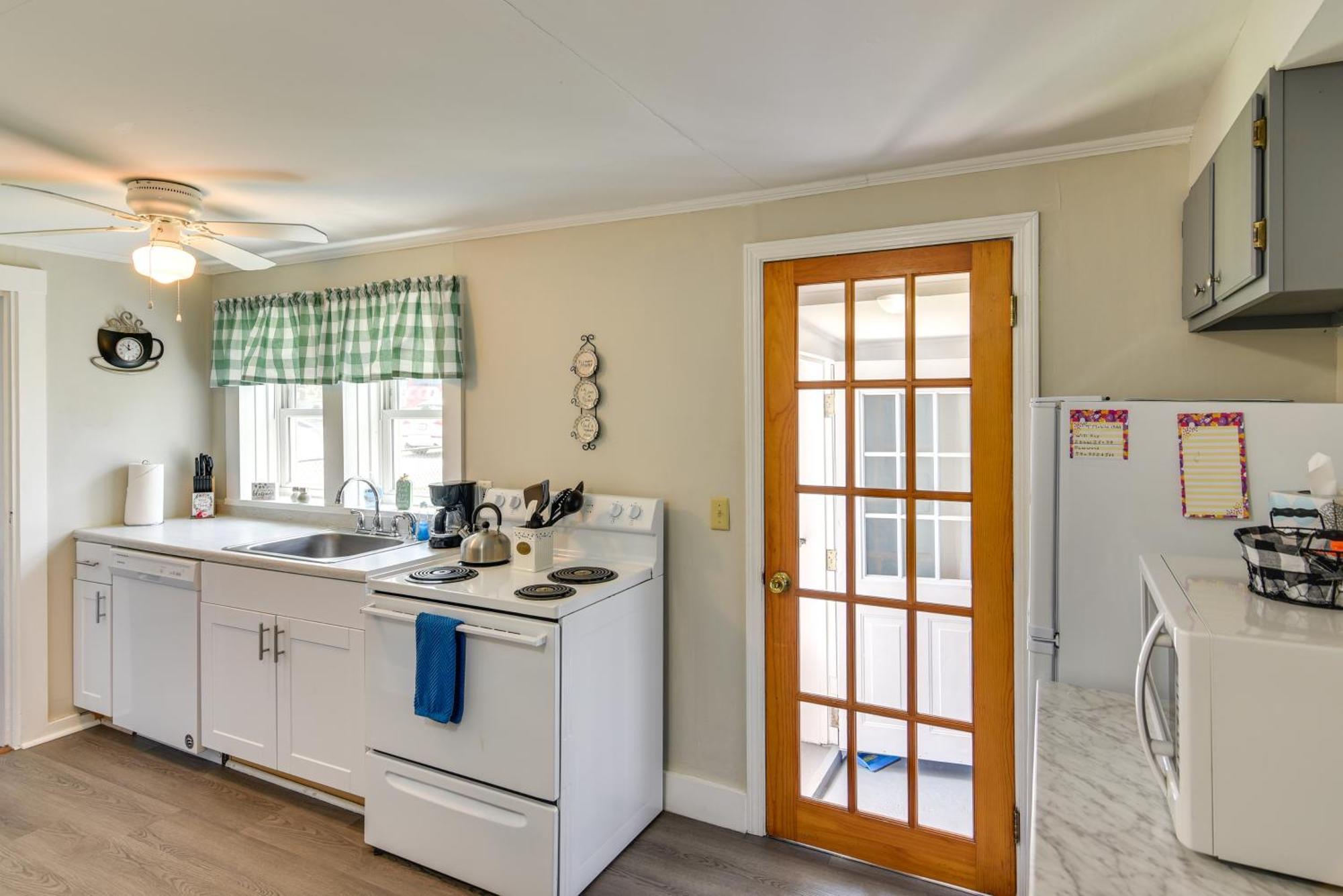 Holiday home House Less Than 3 Mi To Beaches And Bowens Wharf! *
