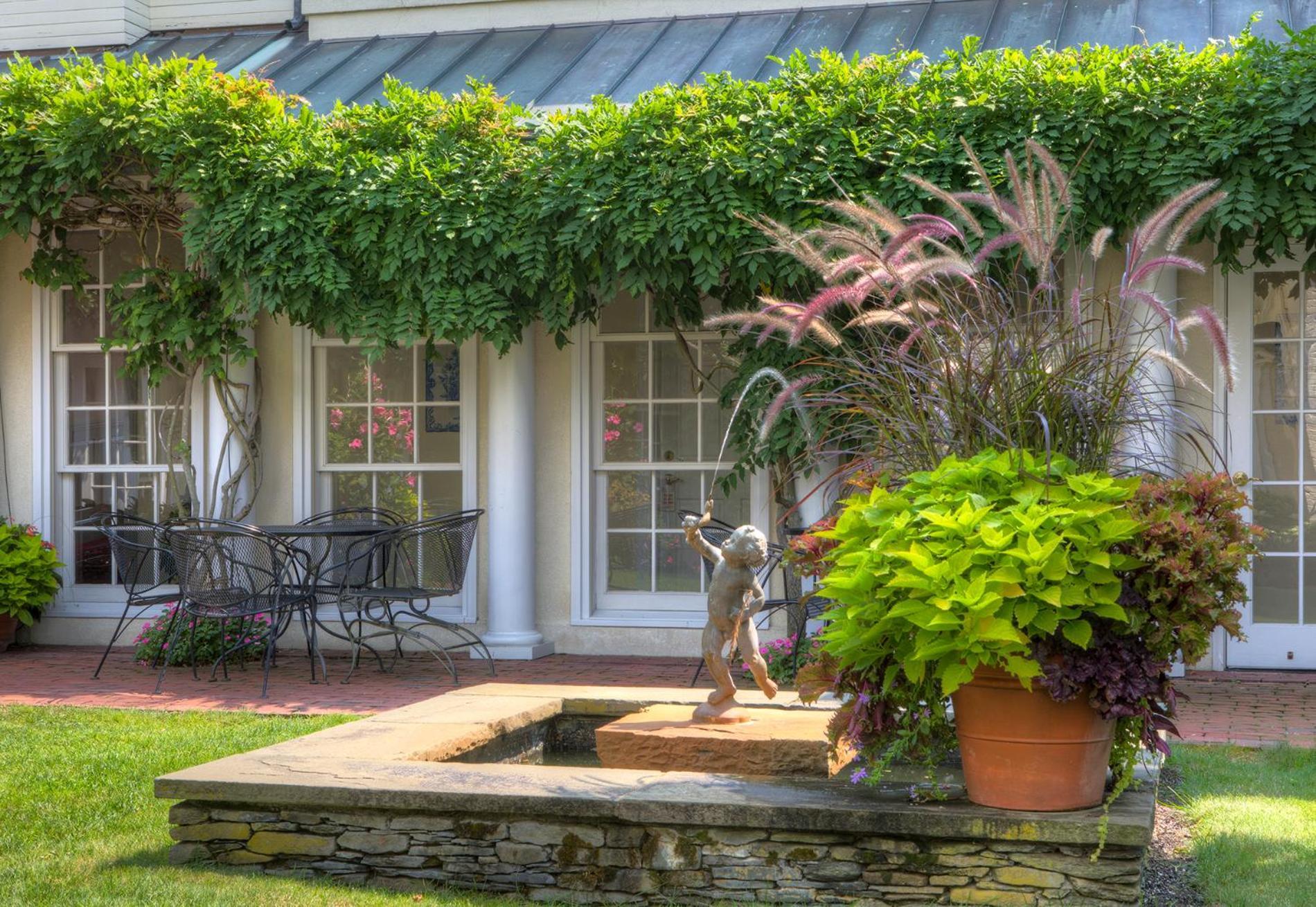 Francis Malbone House Bed & Breakfast Newport