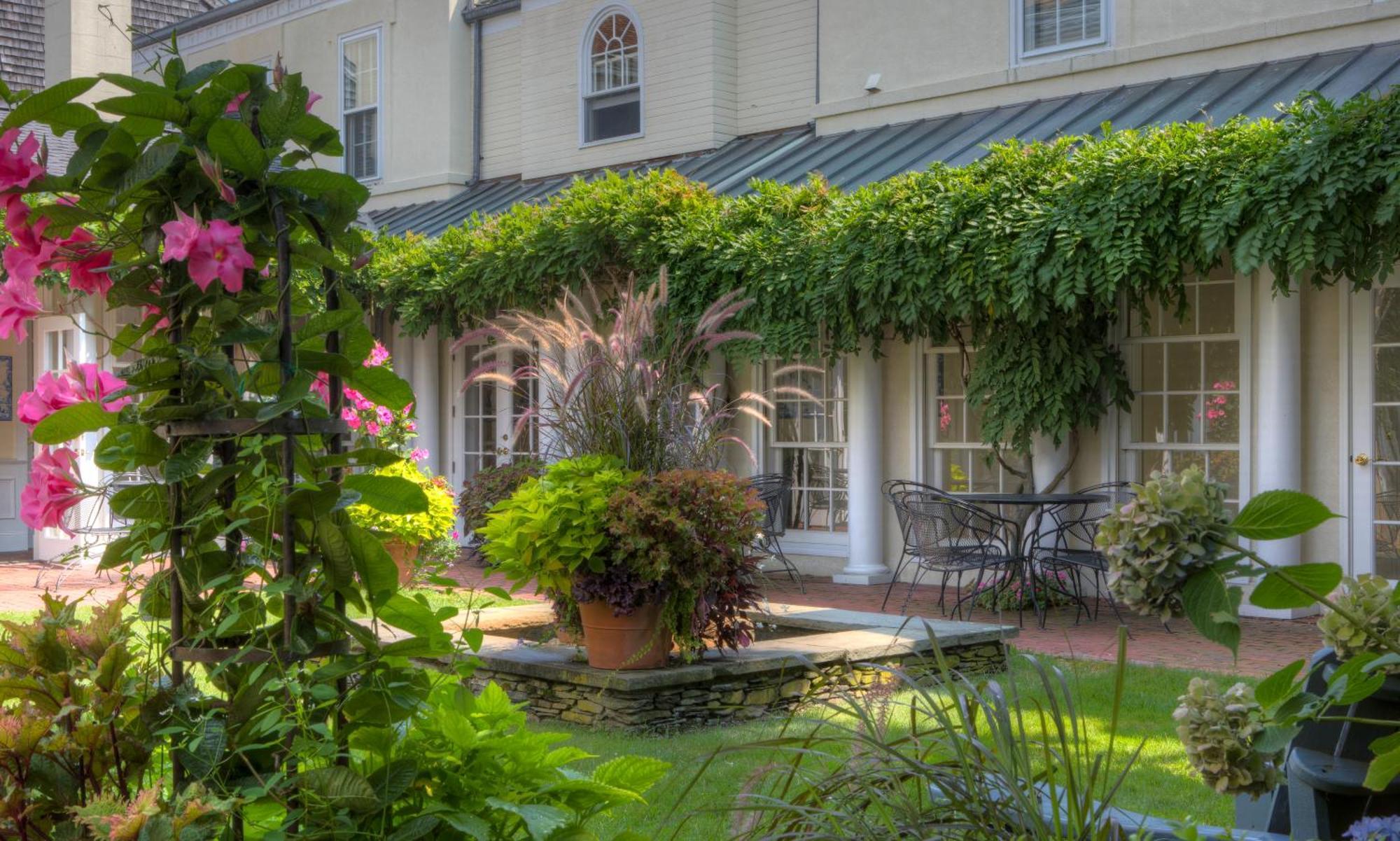 Francis Malbone House 4*