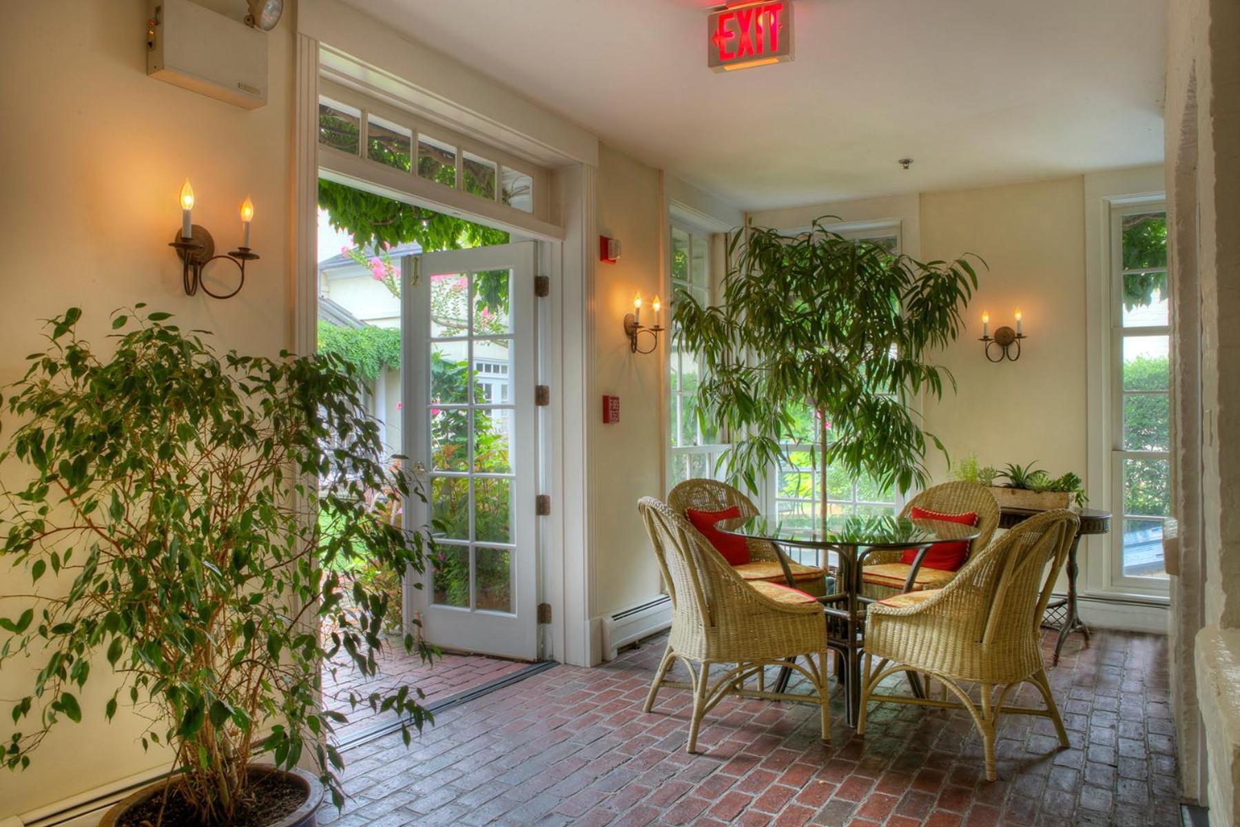 Francis Malbone House Bed & Breakfast Newport
