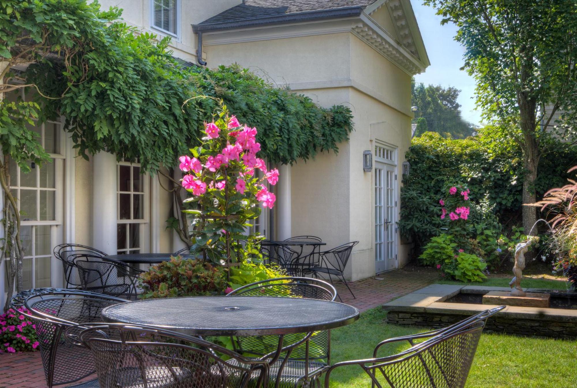 Francis Malbone House Bed & Breakfast Newport