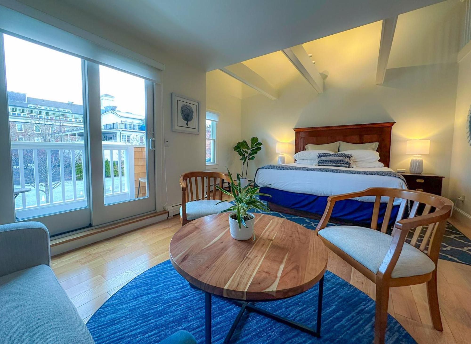 Harborside Inn 3*