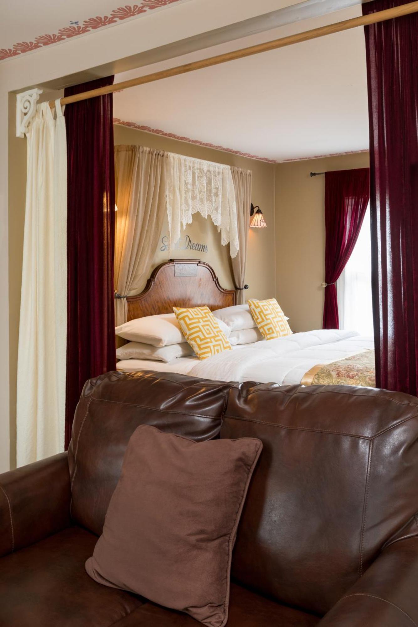 Artful Bed & Breakfast
