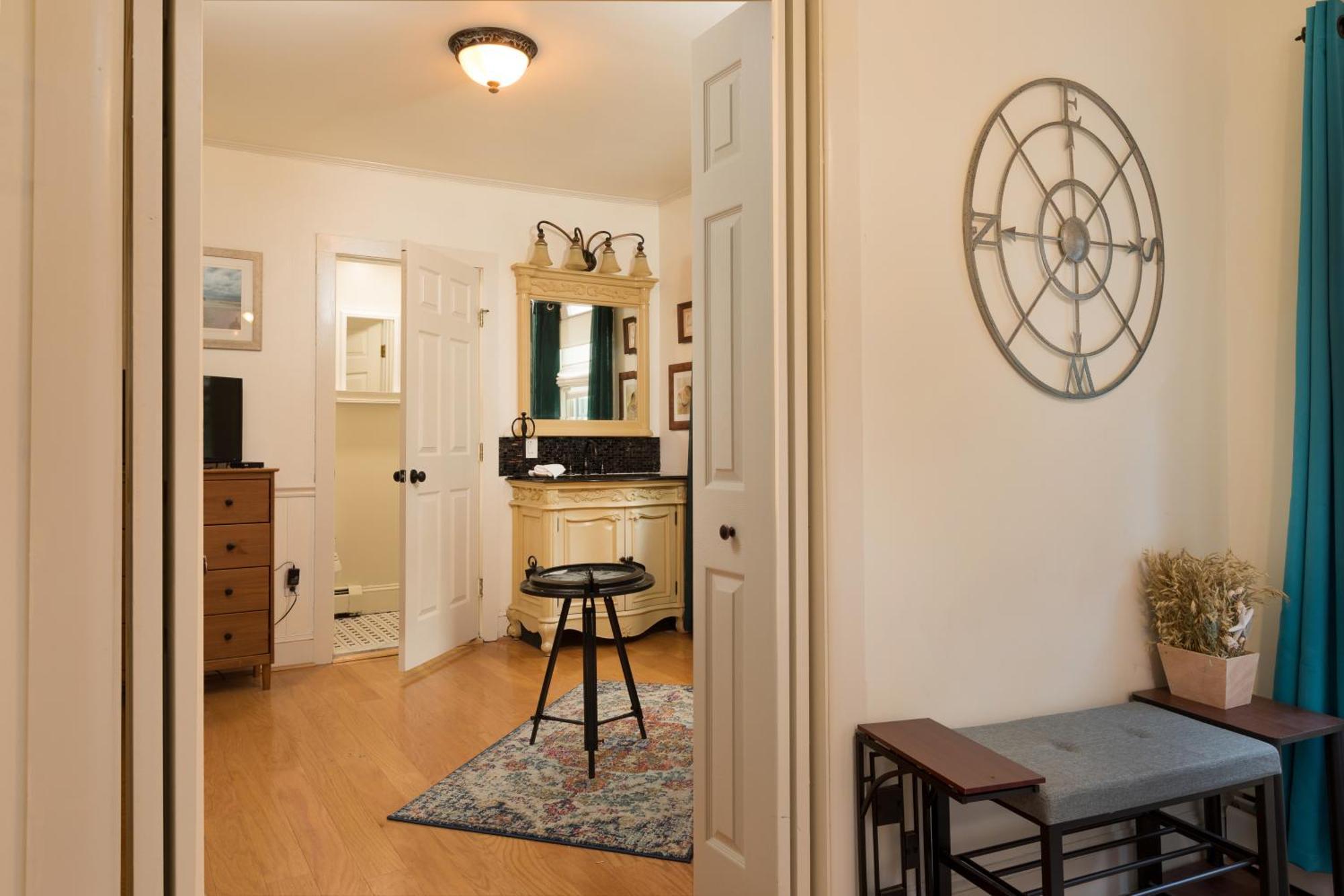 Artful 5* Newport