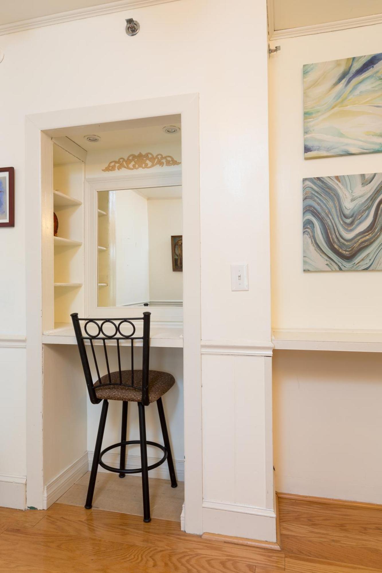 Artful Bed & Breakfast Newport