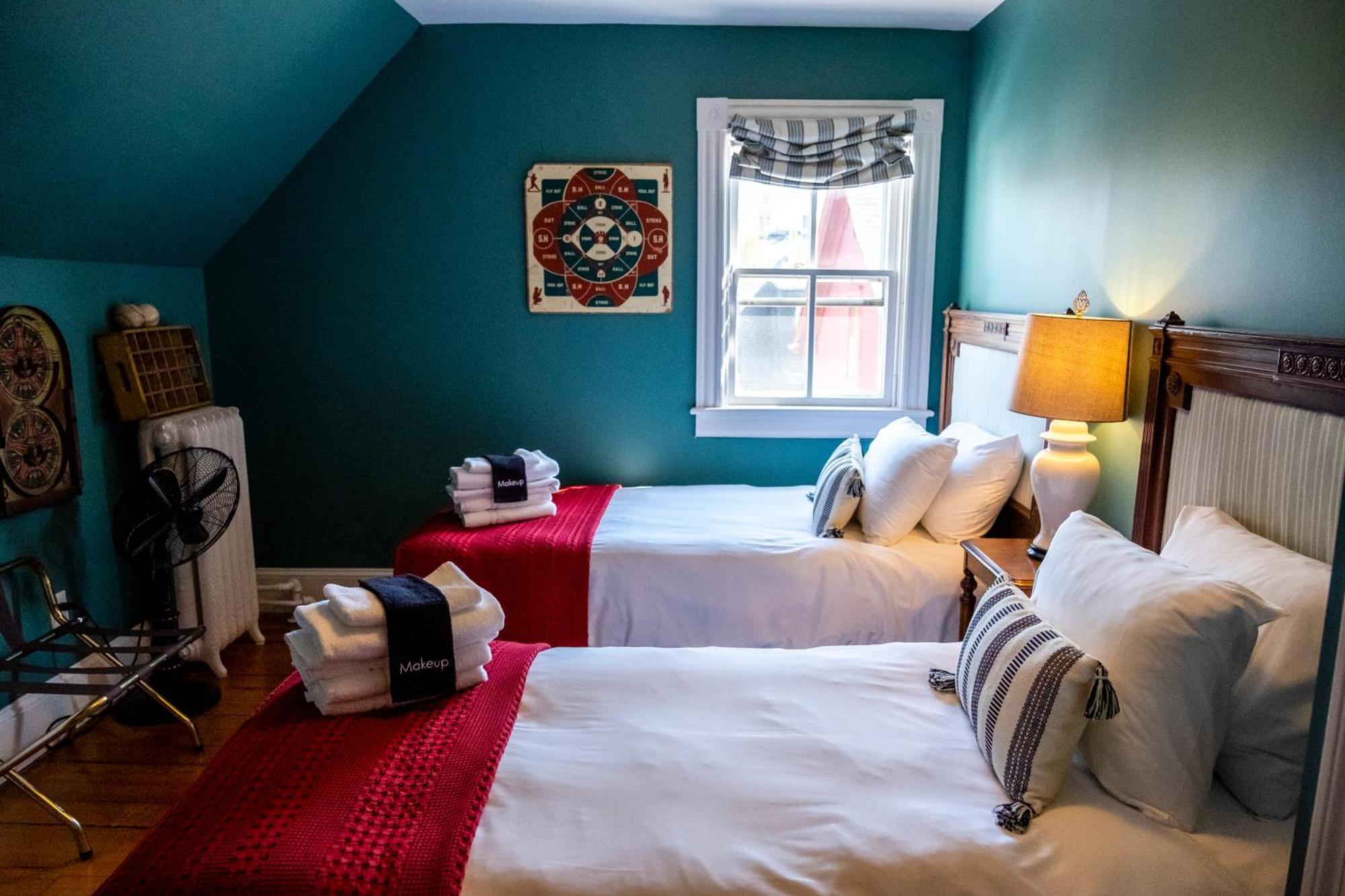 Chart House Bed & Breakfast 3*