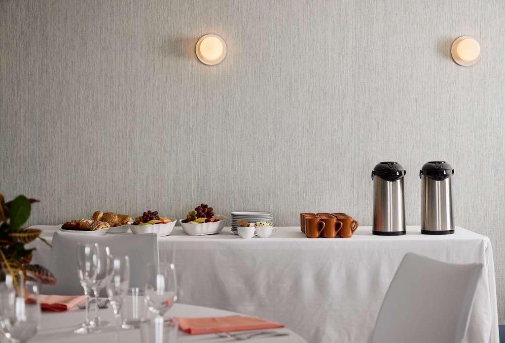 Wayfinder Hotel