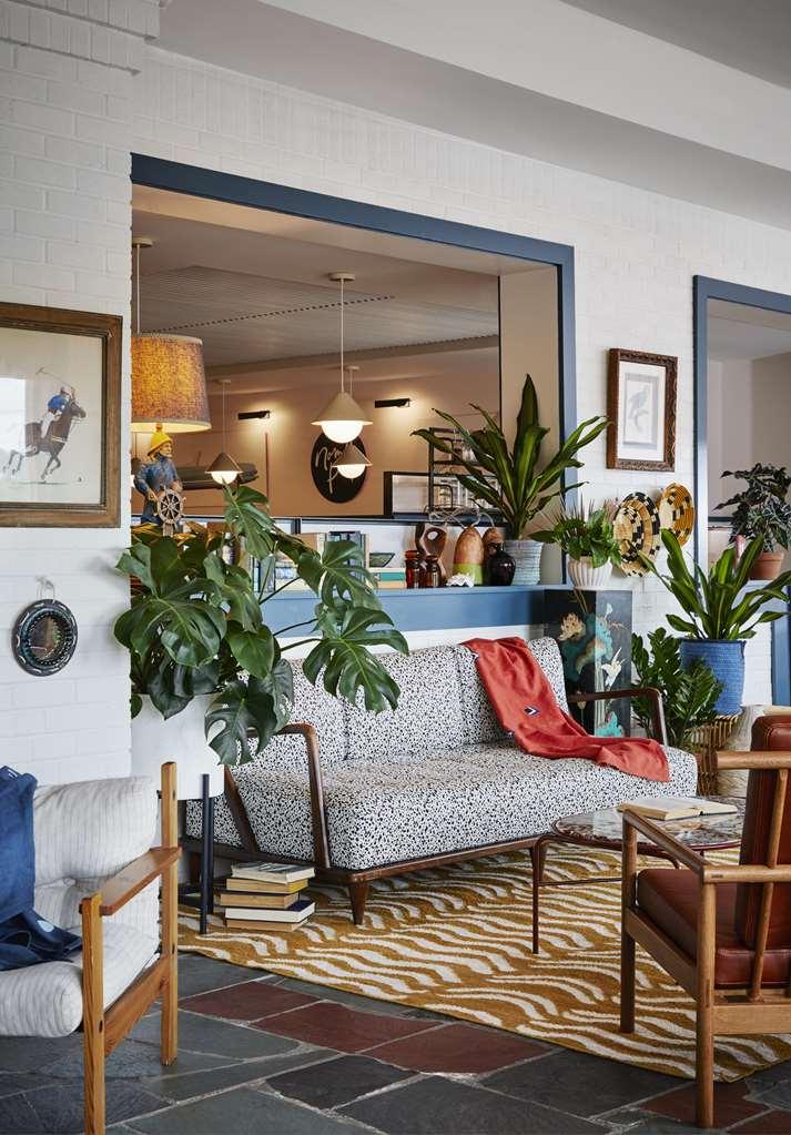 Wayfinder 4* Newport