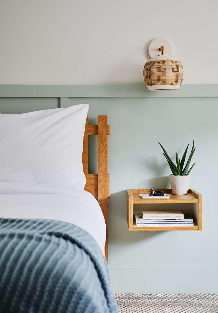 Wayfinder Hotel