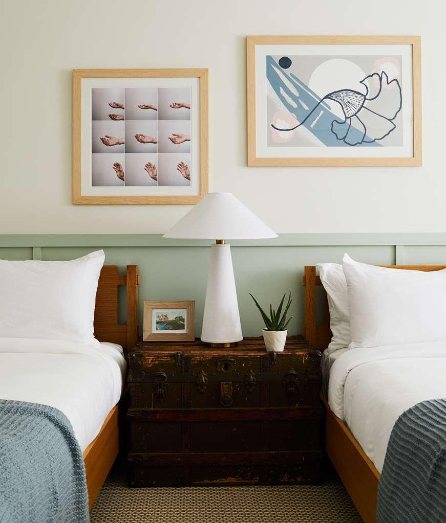 Hotel Wayfinder Newport