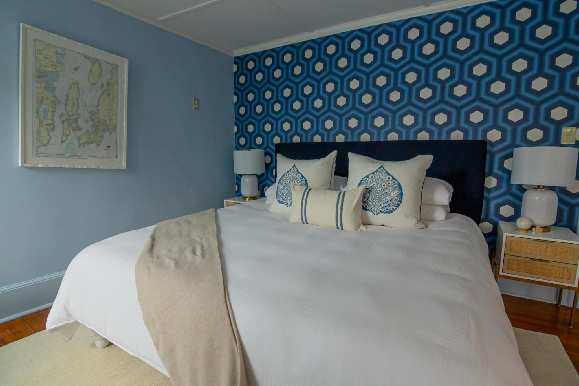 The Burbank Rose 3* Newport