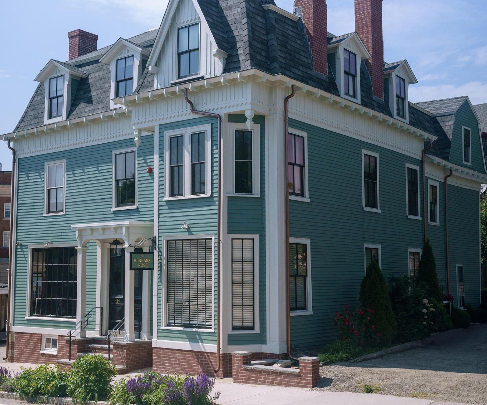 The Burbank Rose Bed & Breakfast 3*
