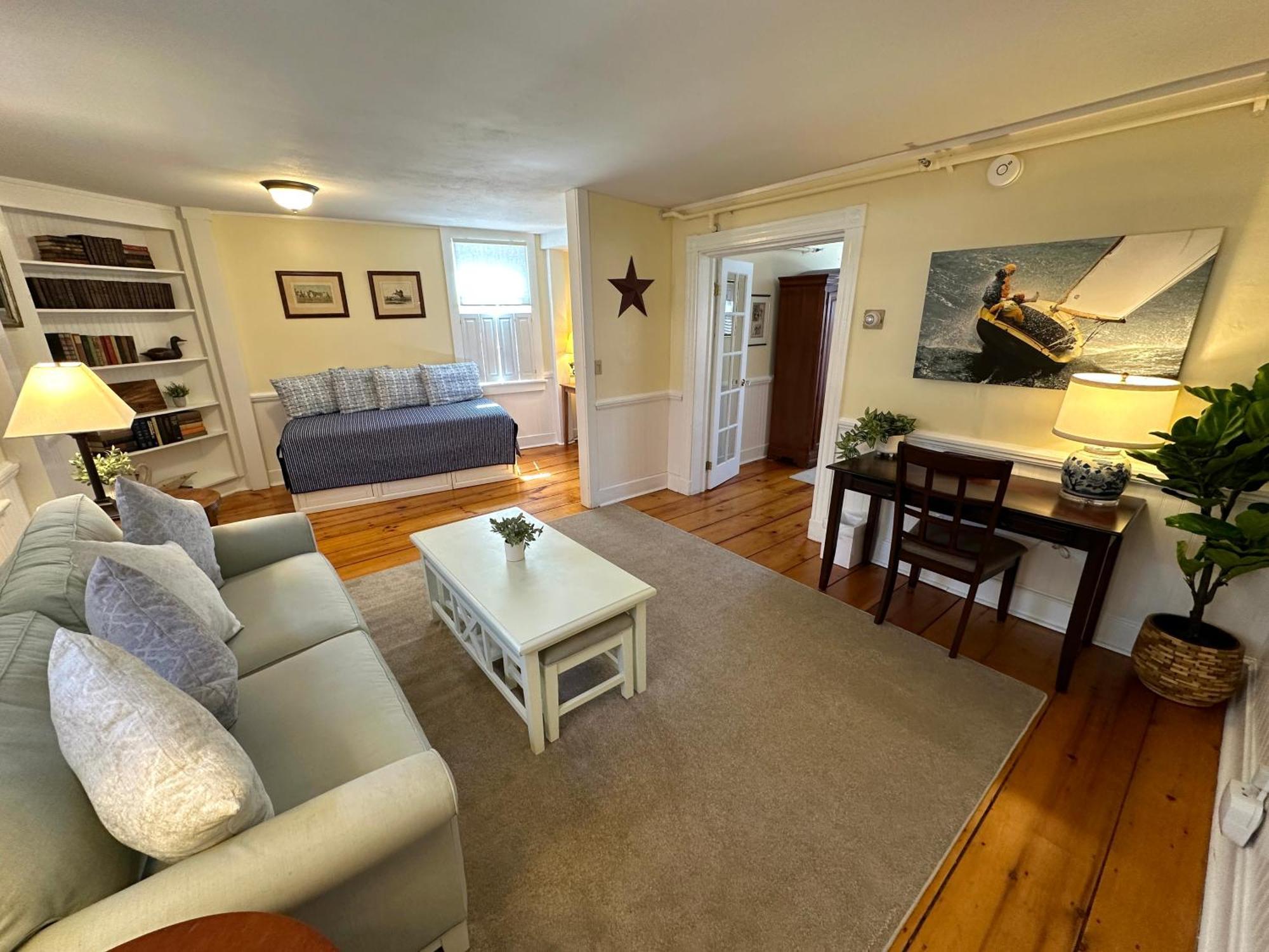 Entire Historic 5 Bed 5 Bath Sleeps 17 Hotel 3*