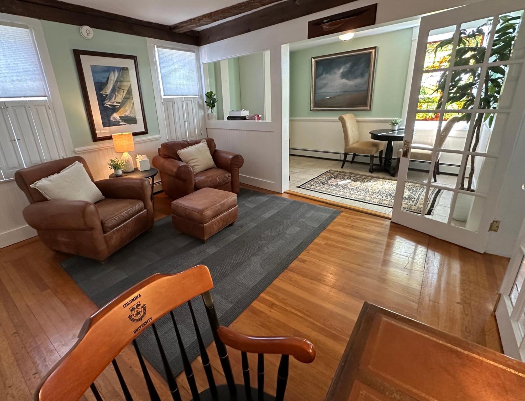 Entire Historic 5 Bed 5 Bath Sleeps 17 3*