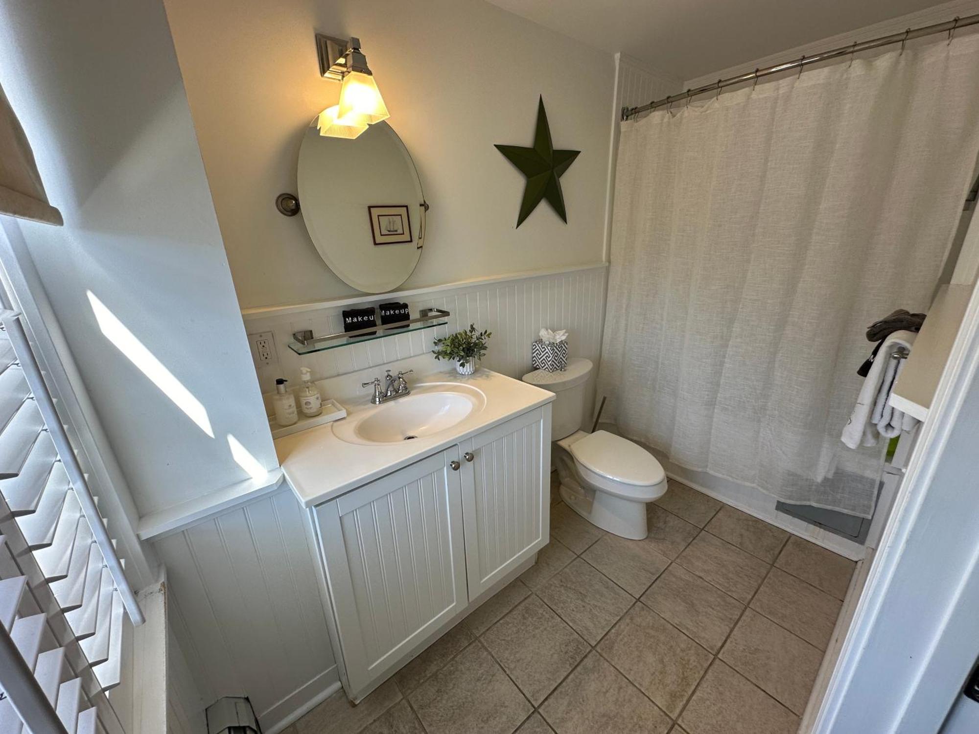 Entire Historic 5 Bed 5 Bath Sleeps 17 Newport