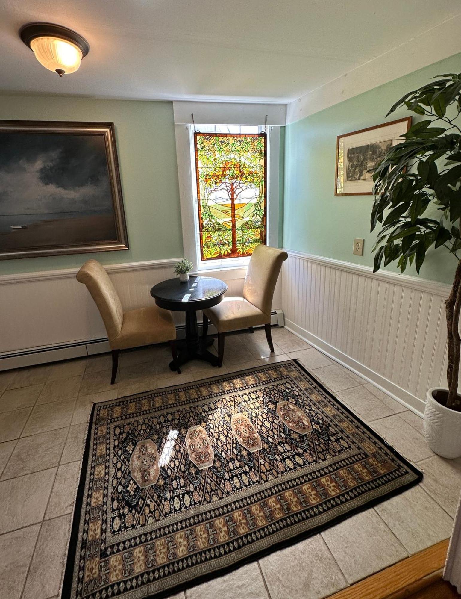 Hotel Entire Historic 5 Bed 5 Bath Sleeps 17