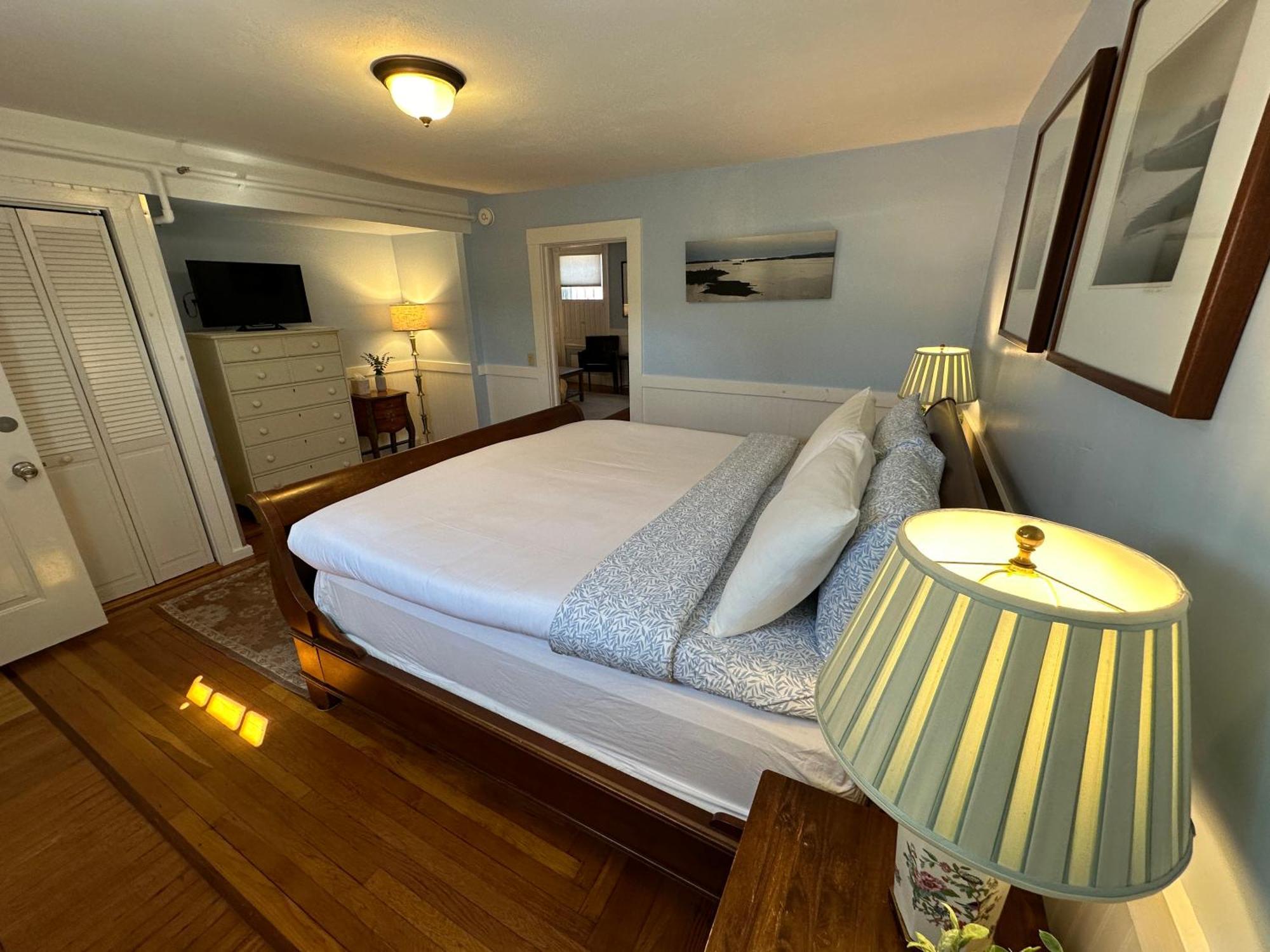 Hotel Entire Historic 5 Bed 5 Bath Sleeps 17 3*