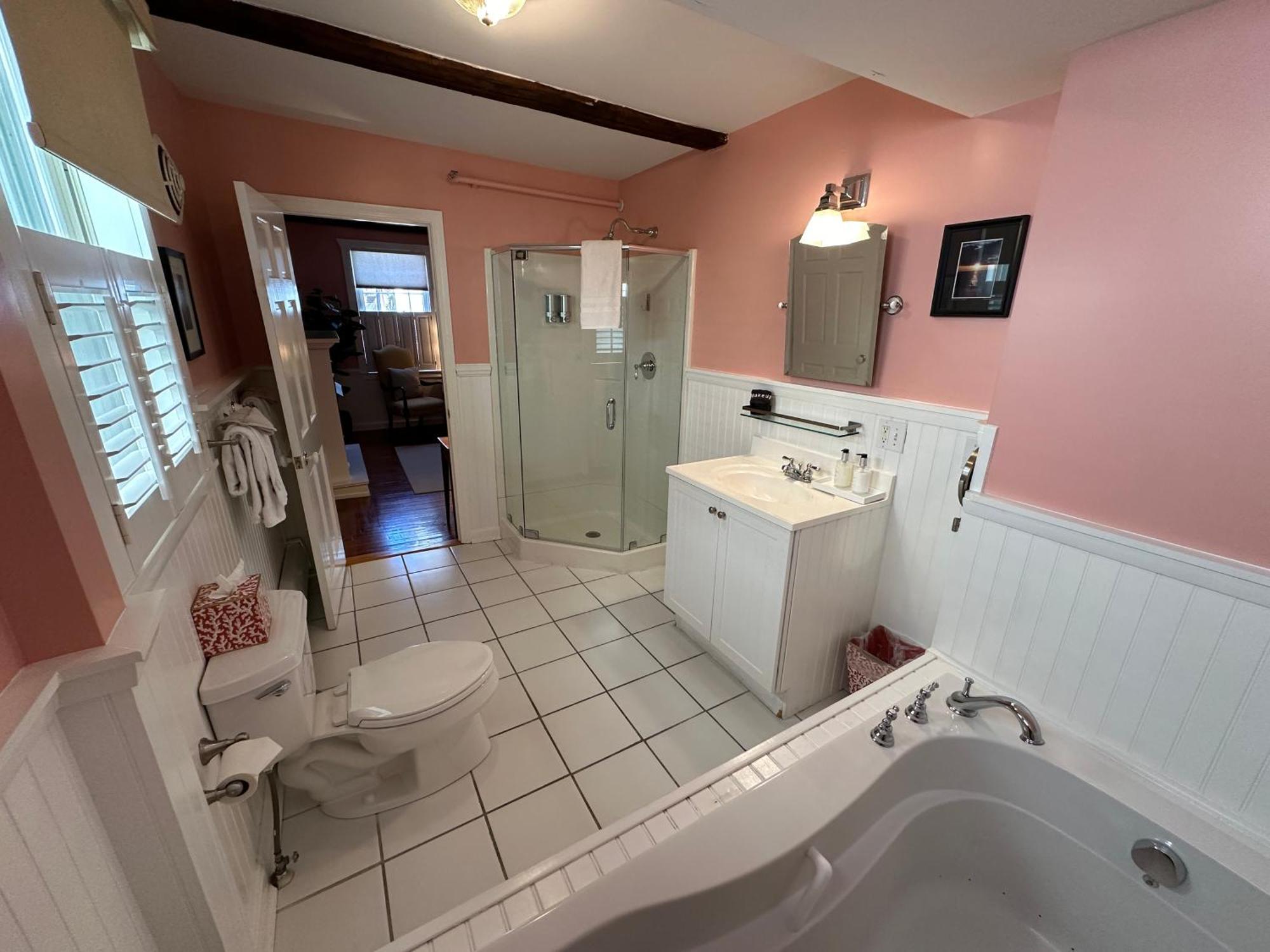 Entire Historic 5 Bed 5 Bath Sleeps 17 Newport
