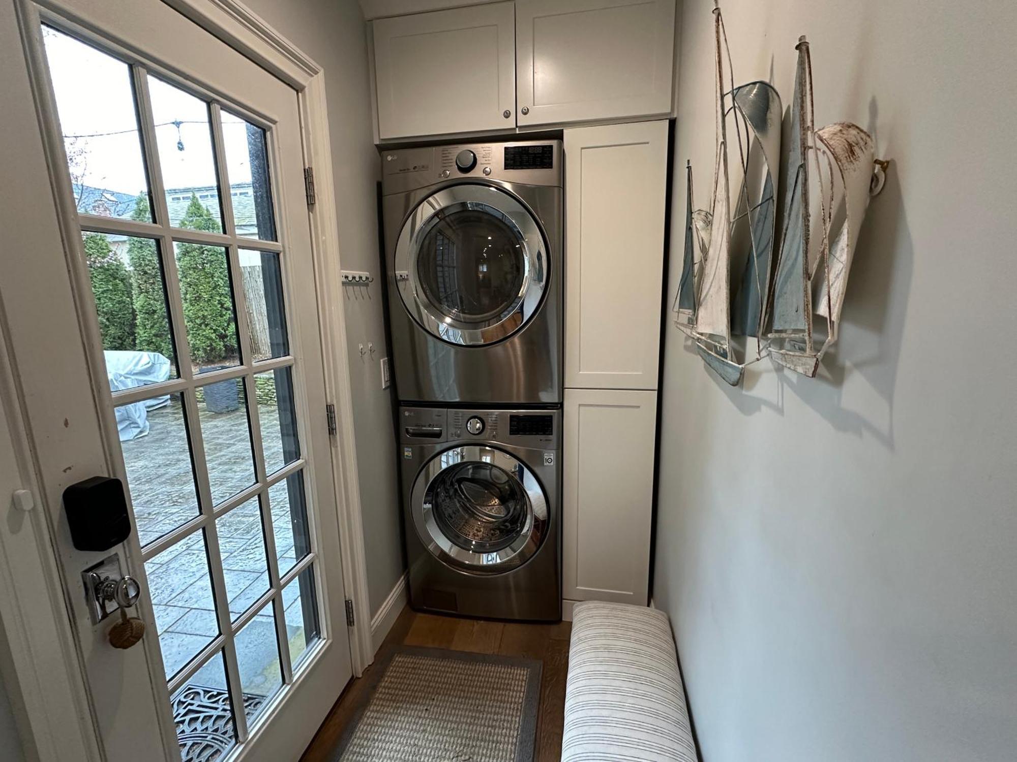 Beautifully Renovated 2 Bed 2 Bath Private *
