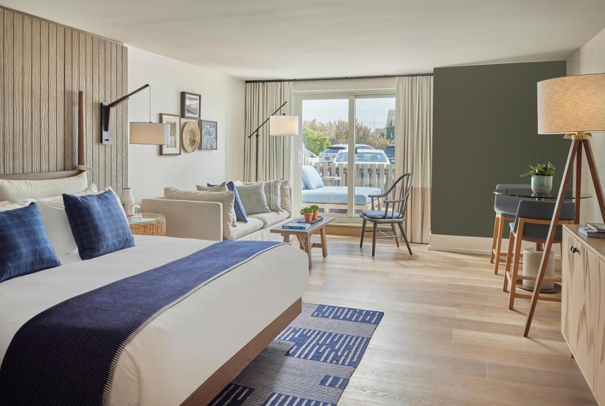 Harbor Island Hotel