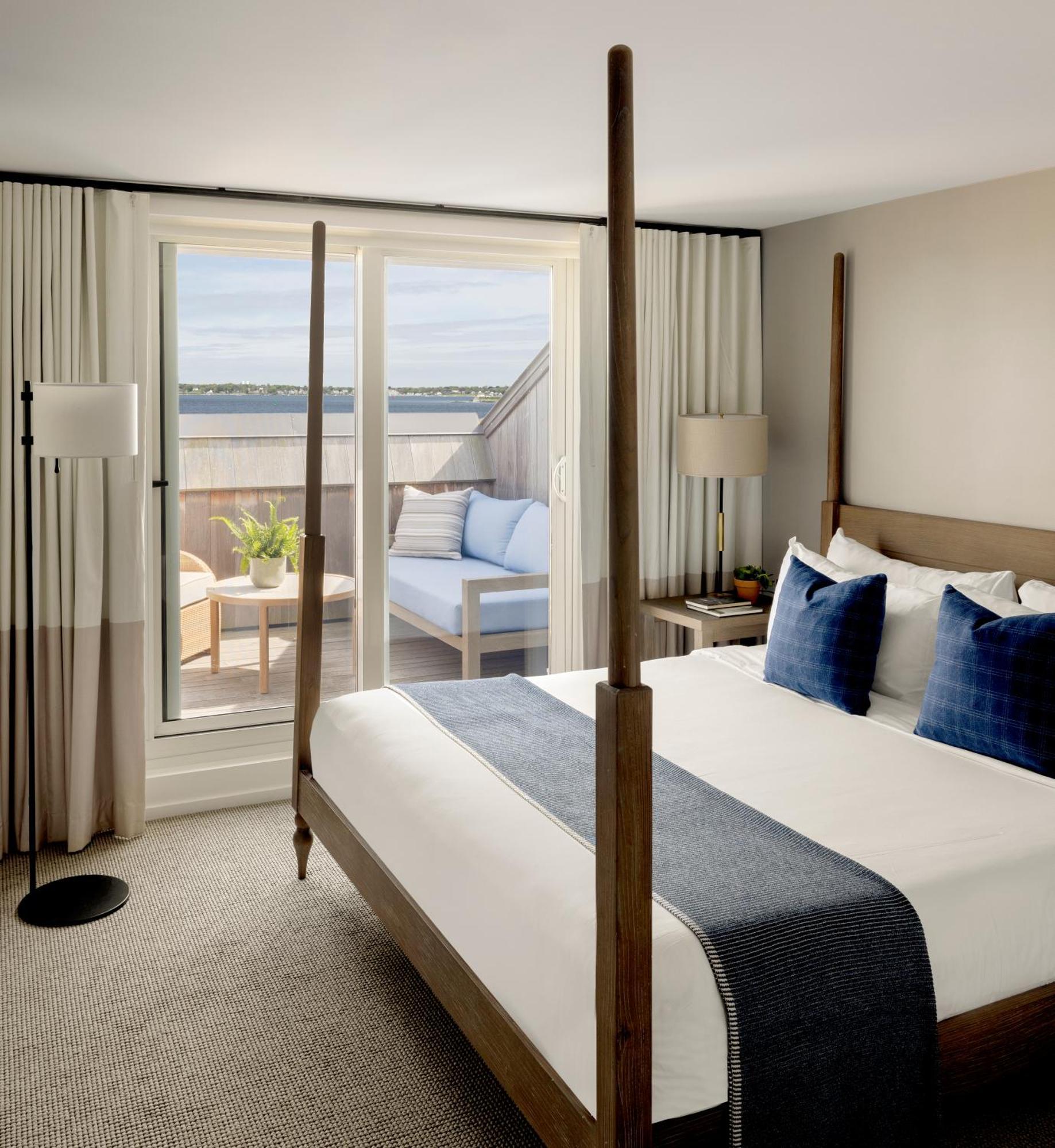 Hotel Harbor Island