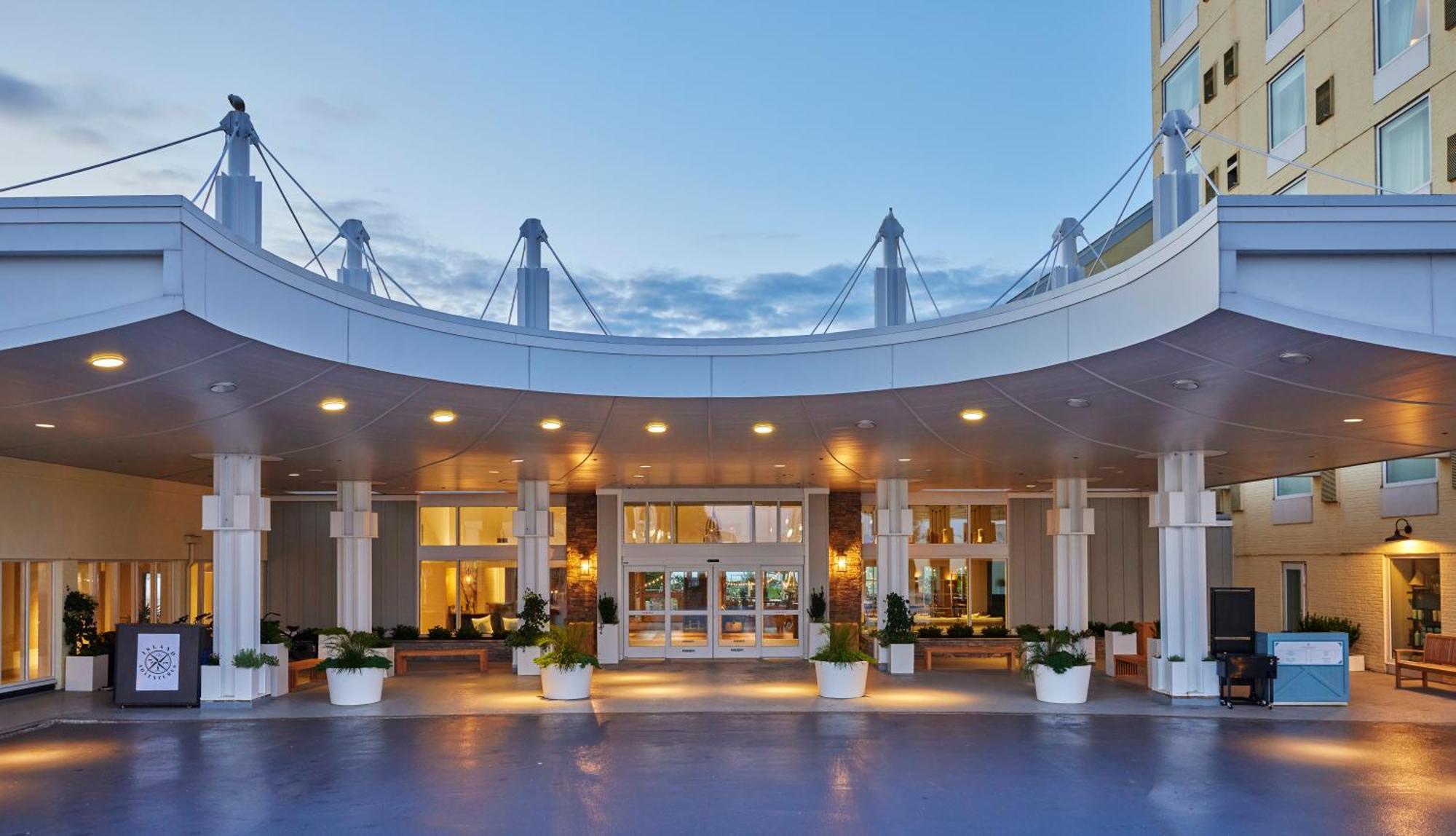 Hotel Harbor Island 4*