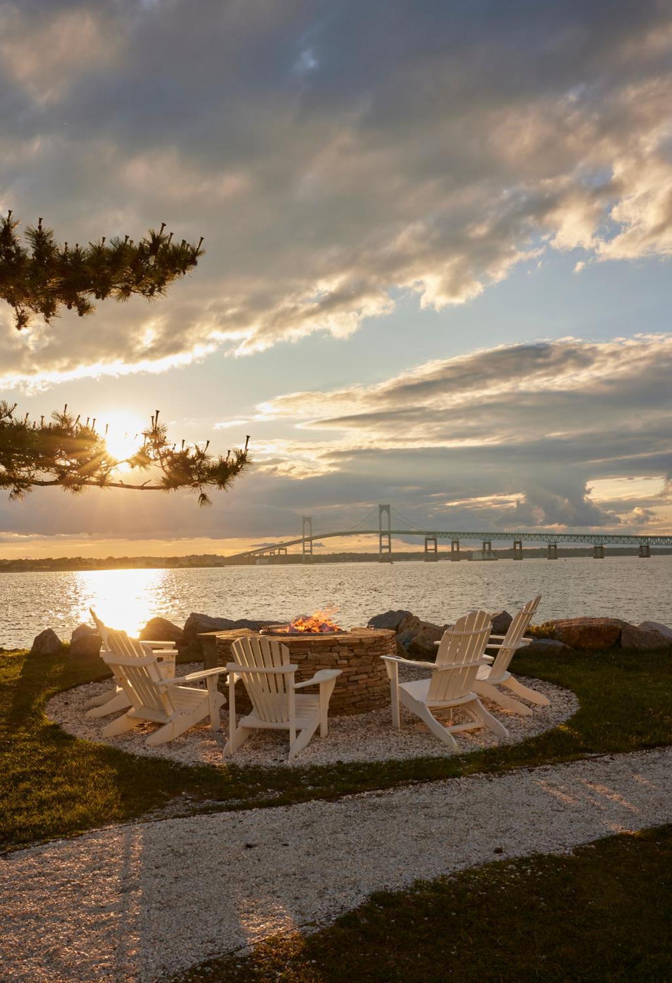 Hotel Harbor Island 4*
