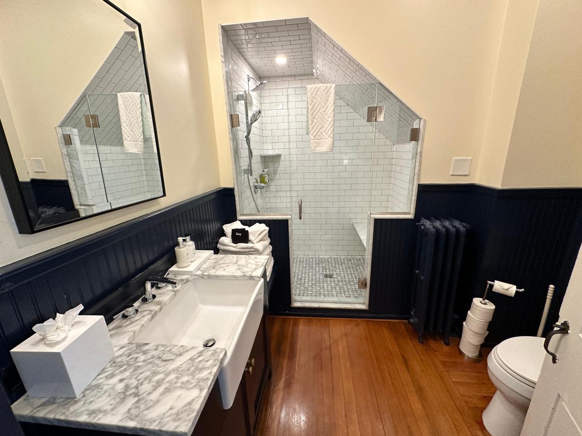 Entire Charming Victorian Downtown Hotel