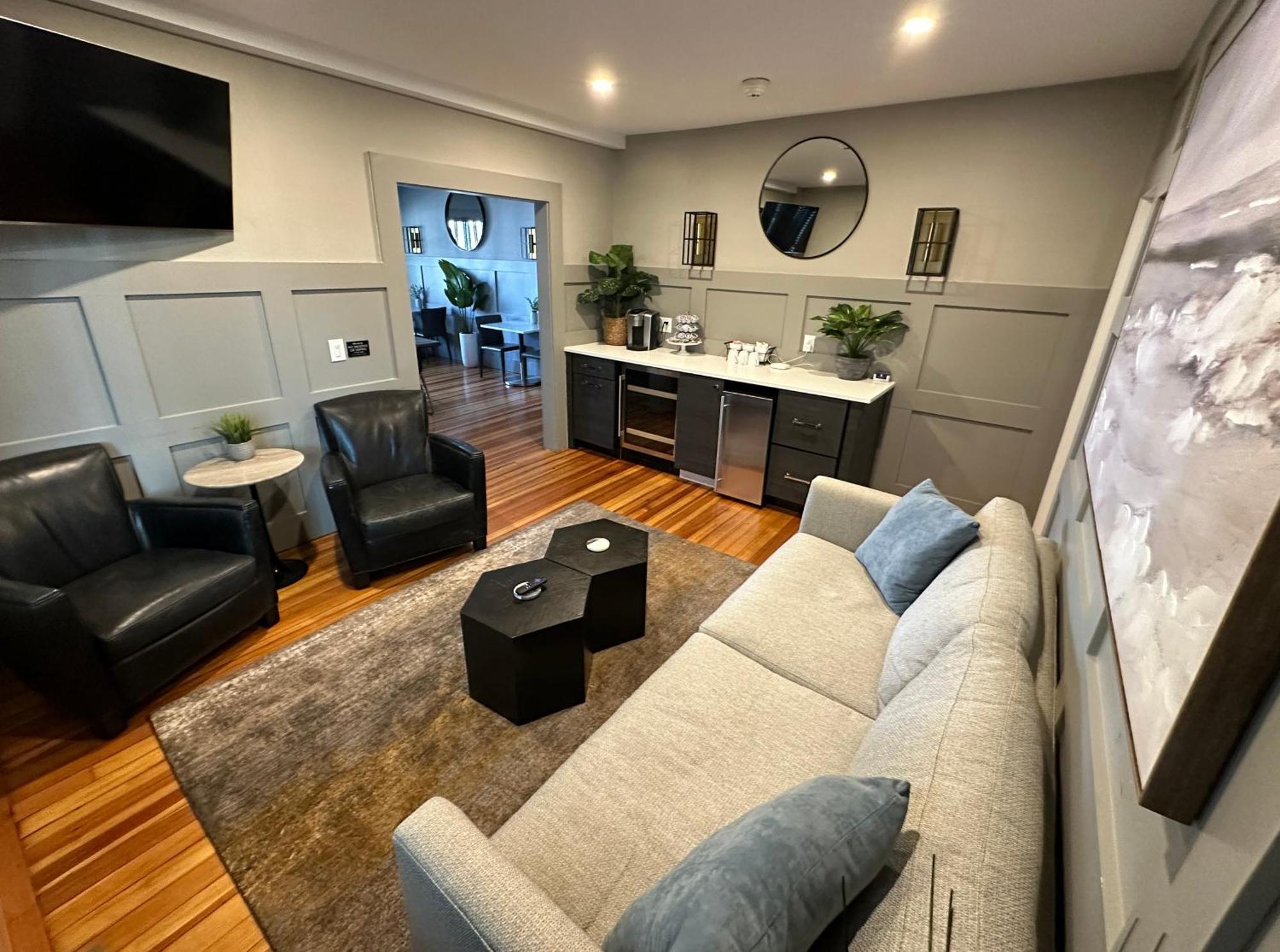 Hotel Entire Modern 7 Unit 7 Bath Boutique