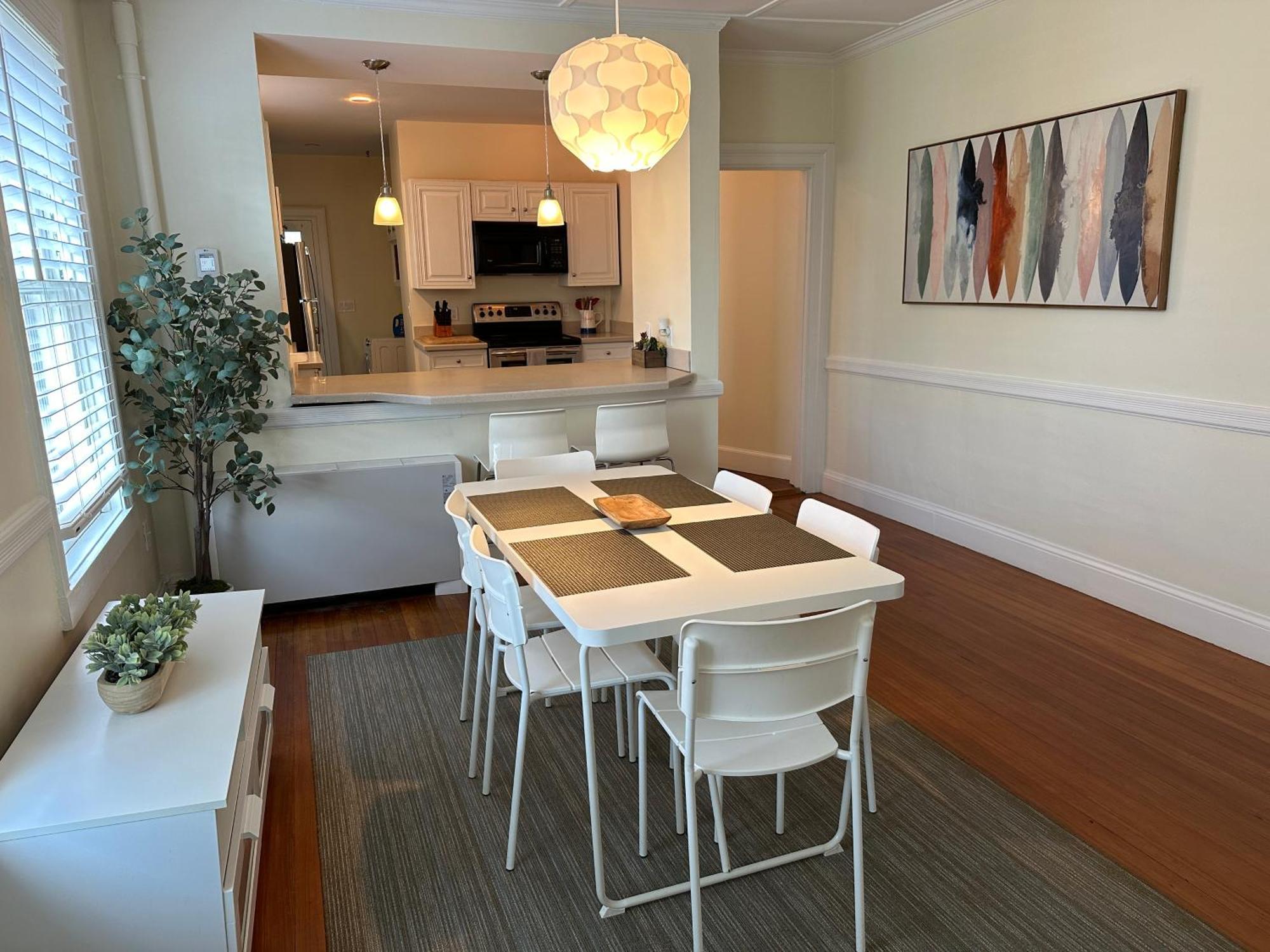 Entire Charming Victorian Downtown Hotel Newport