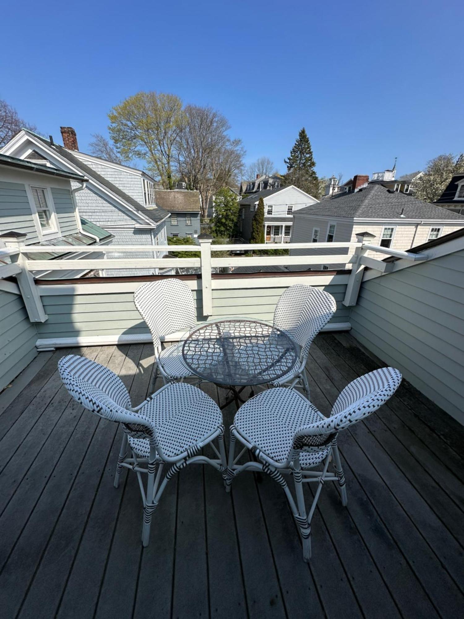 Entire Charming Victorian Downtown * Newport