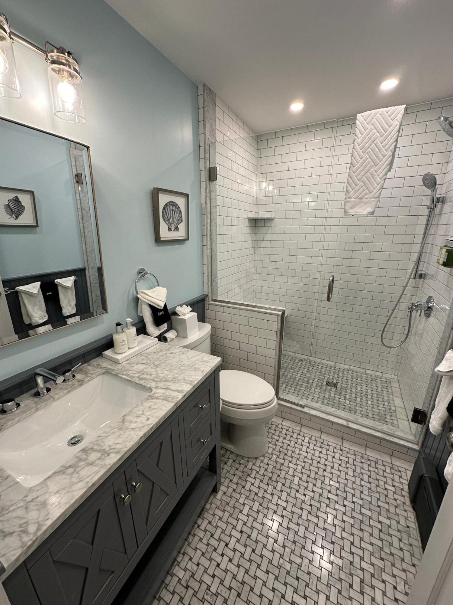 Entire Charming Victorian Downtown Hotel