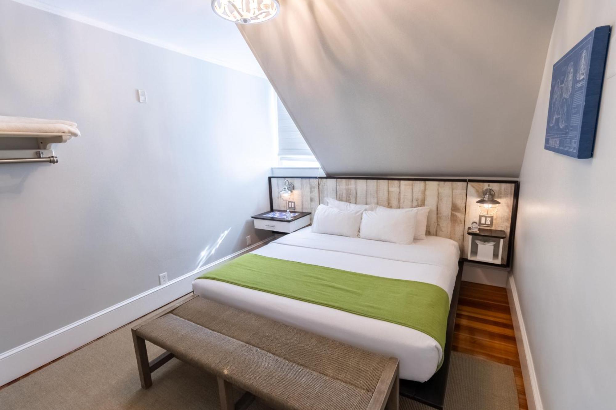 Paws On Pelham (adults Only) Bed & Breakfast 3*