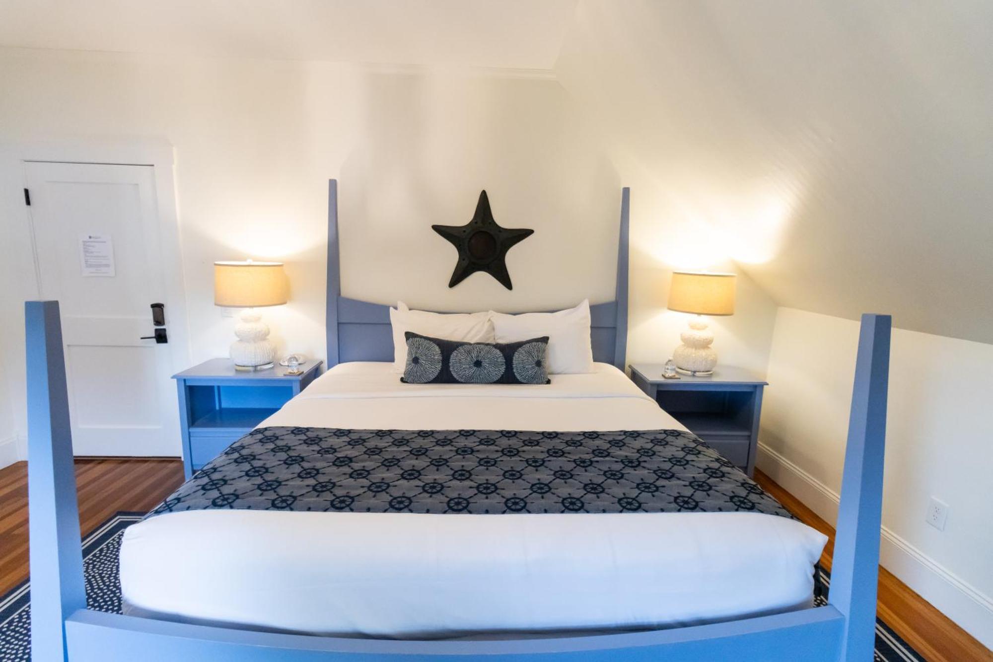 Paws On Pelham (adults Only) Bed & Breakfast Newport