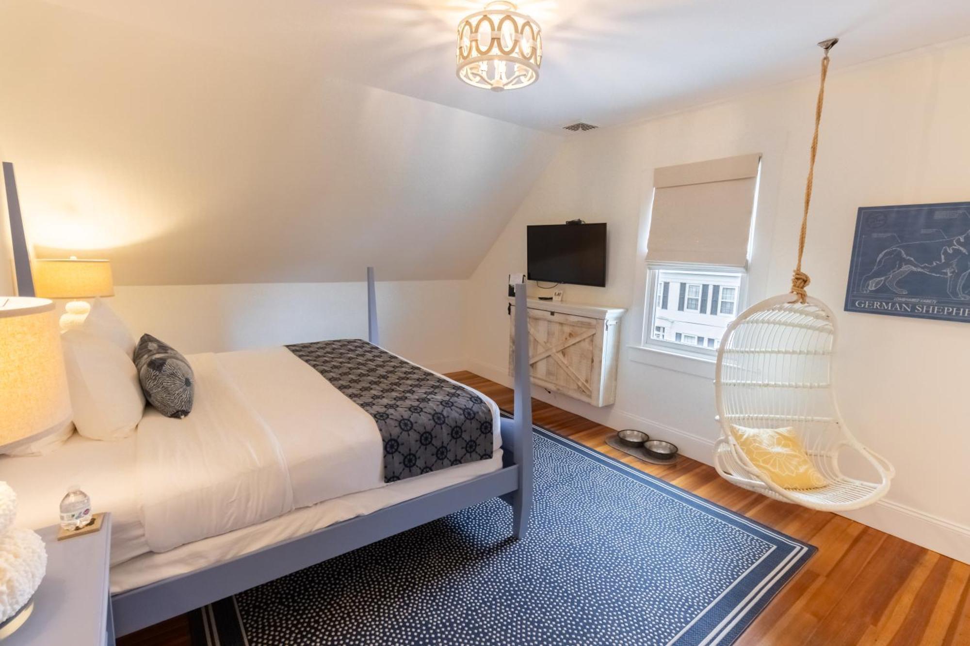 Paws On Pelham (adults Only) 3*