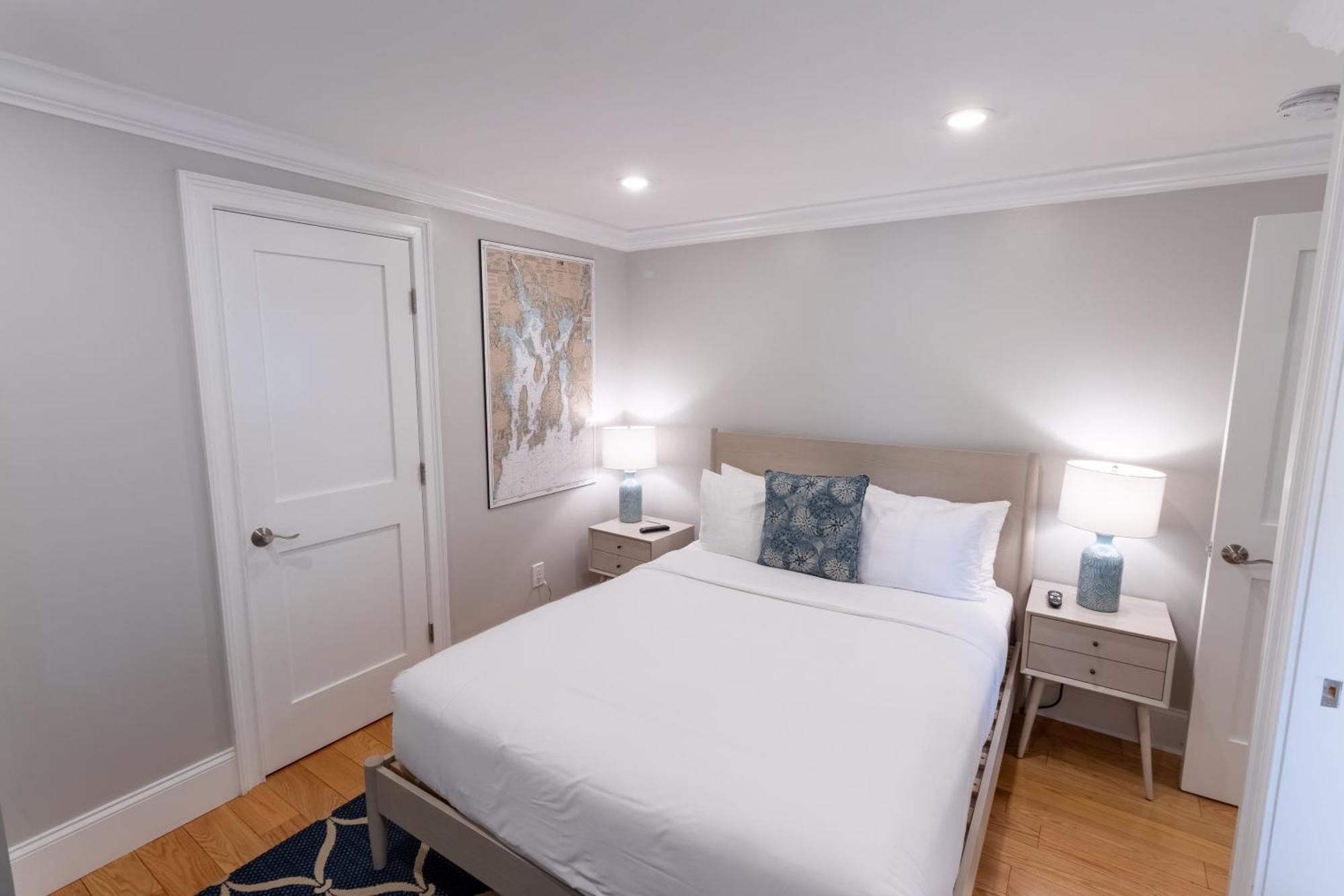 The Lofts - 548 Thames Street Apartment *