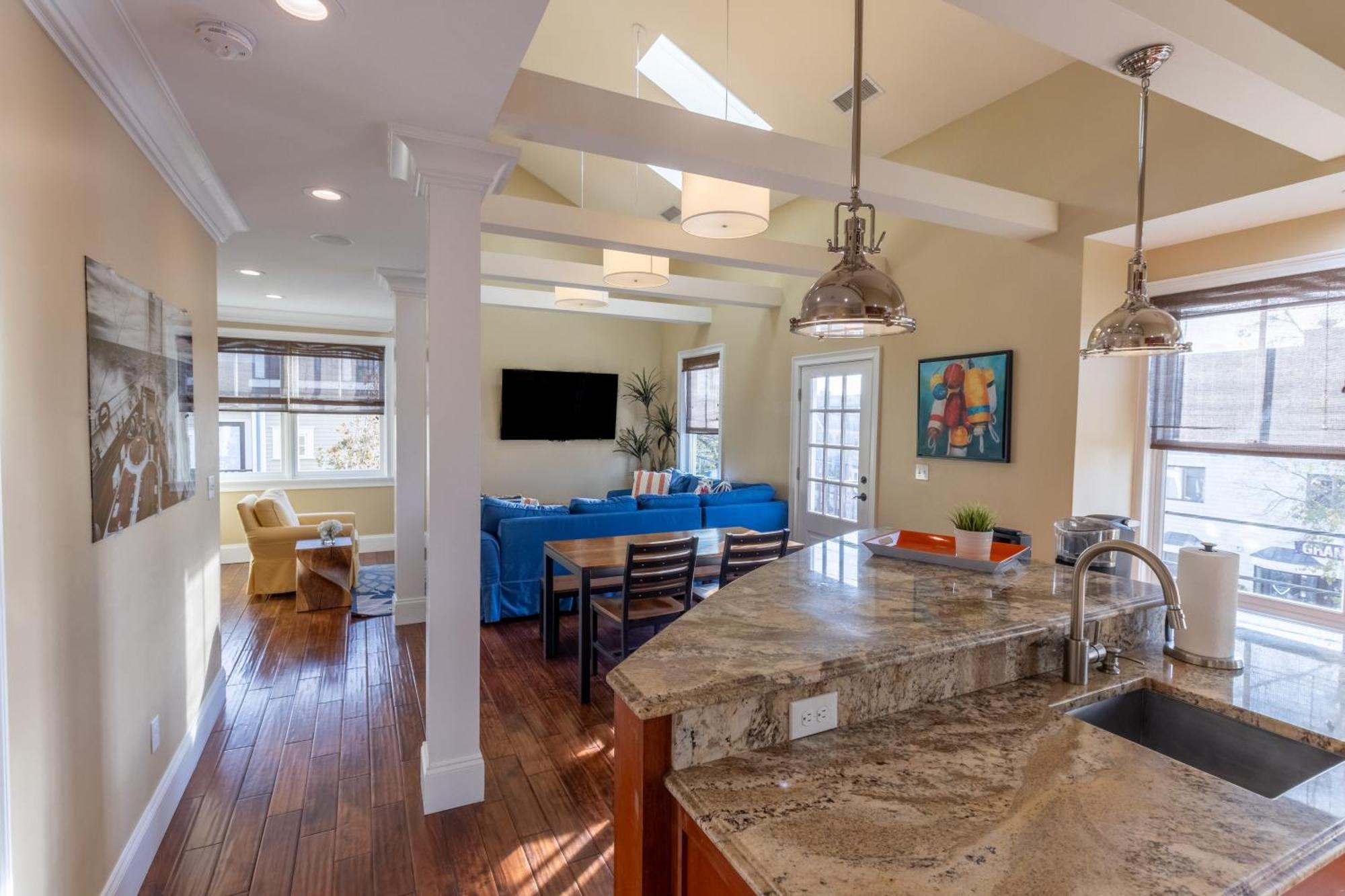 The Lofts - 546 Thames Street *