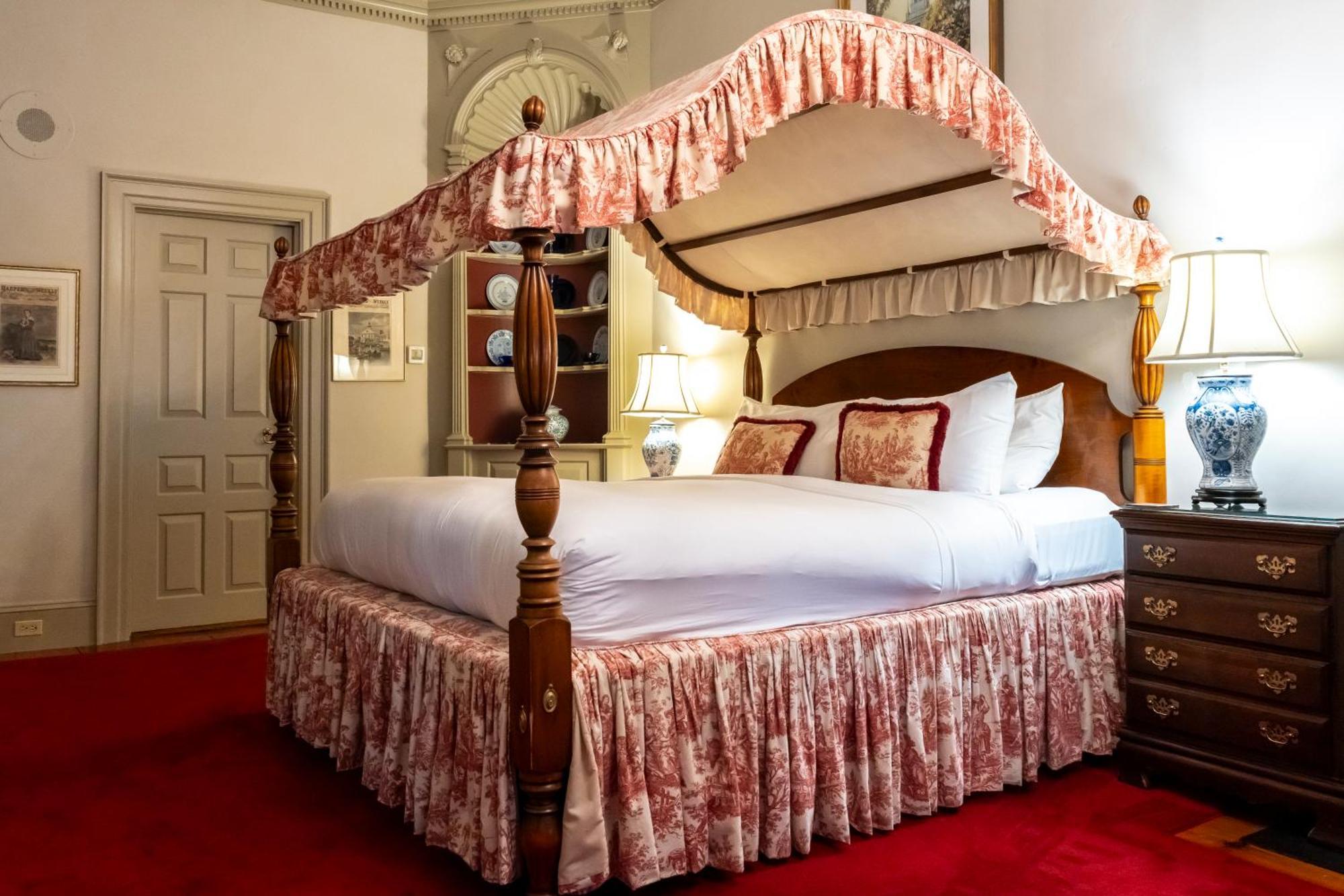 Bed & Breakfast Francis Malbone House
