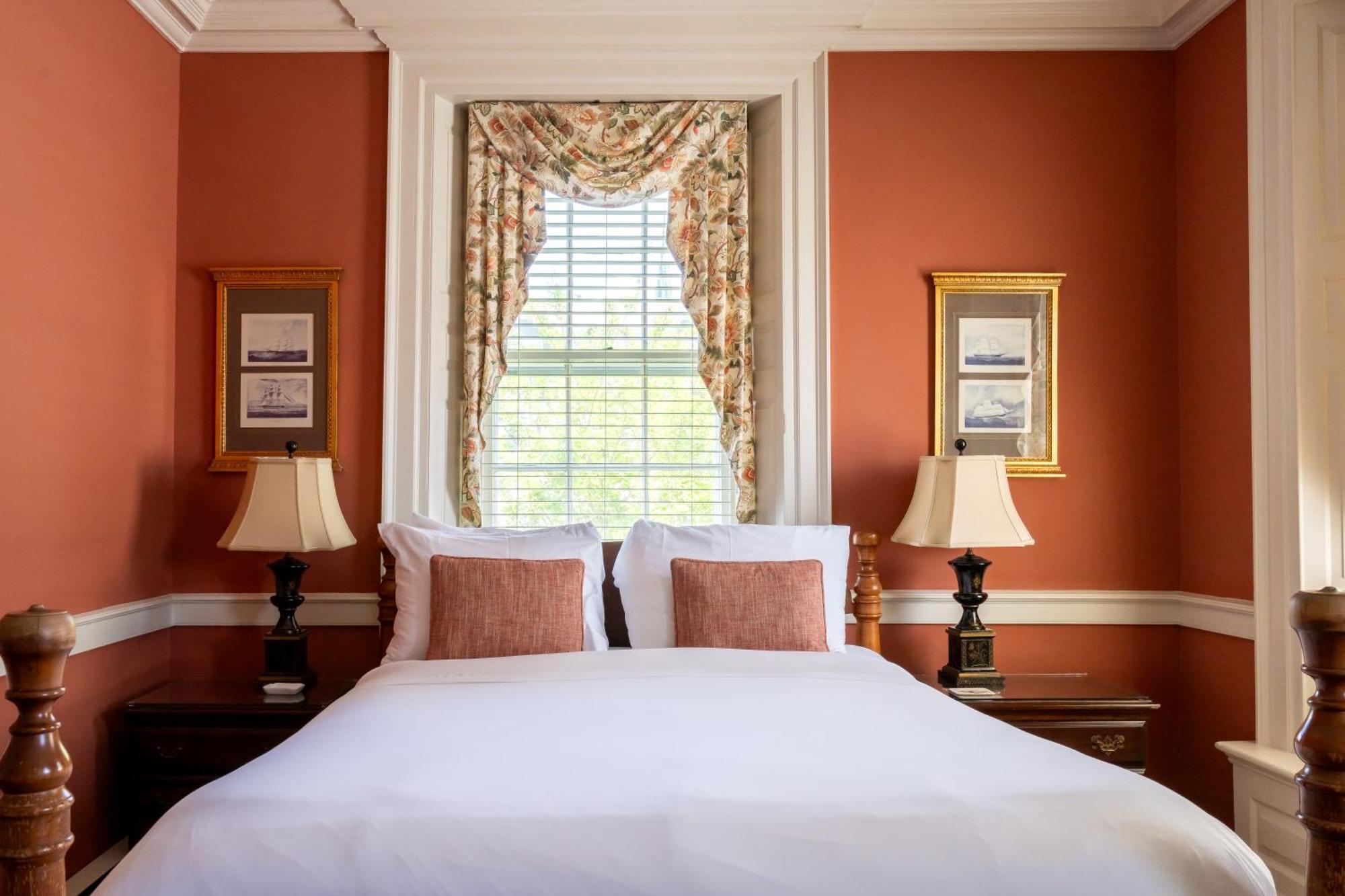 Bed & Breakfast Francis Malbone House