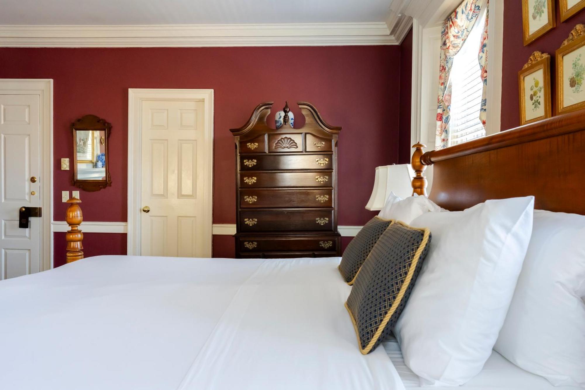 Francis Malbone House Bed & Breakfast 4*