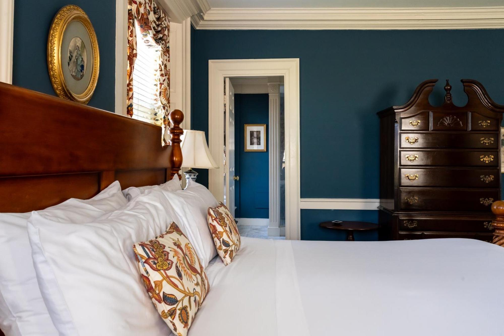Francis Malbone House Bed & Breakfast Newport