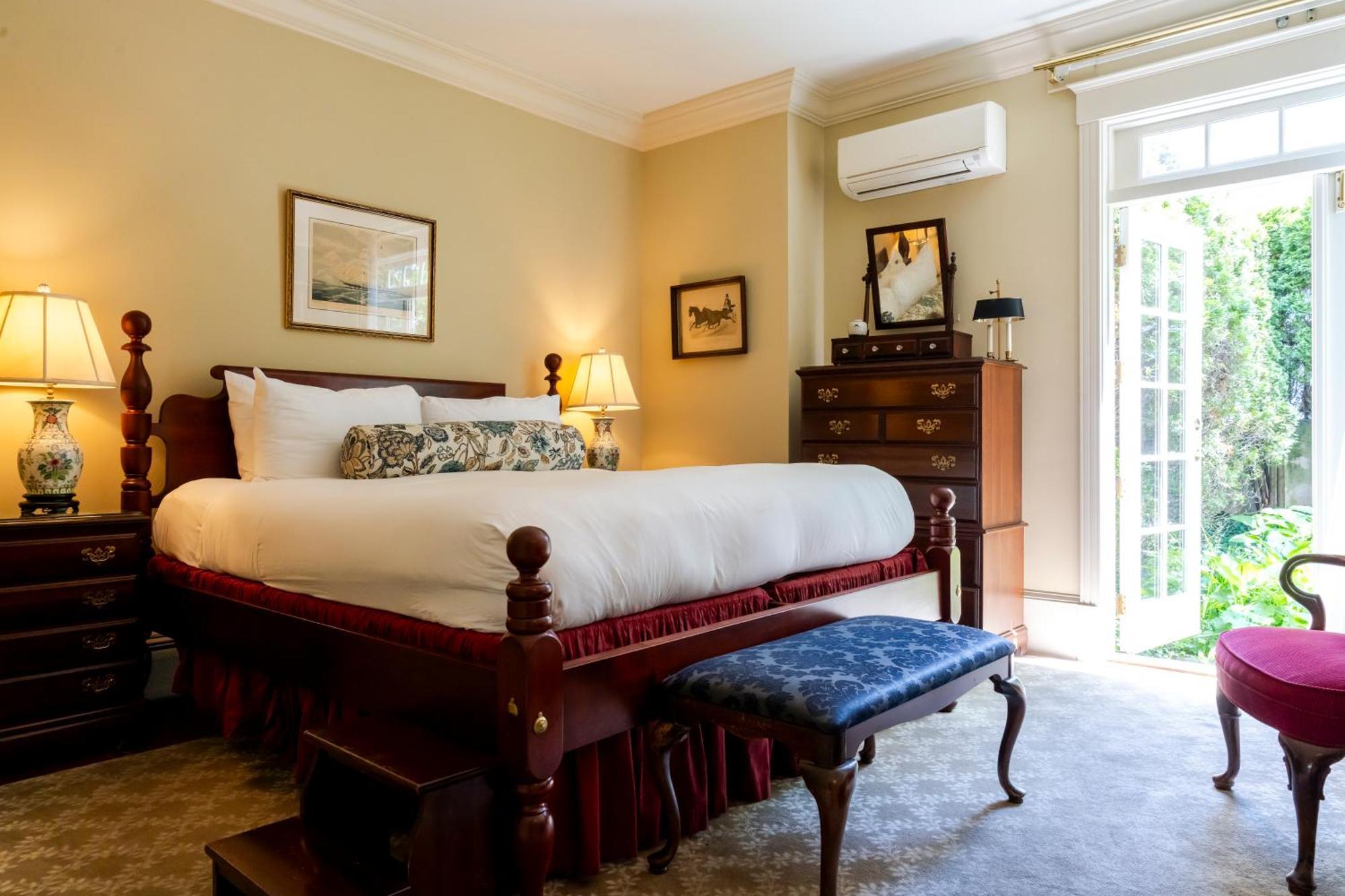 Bed & Breakfast Francis Malbone House 4*