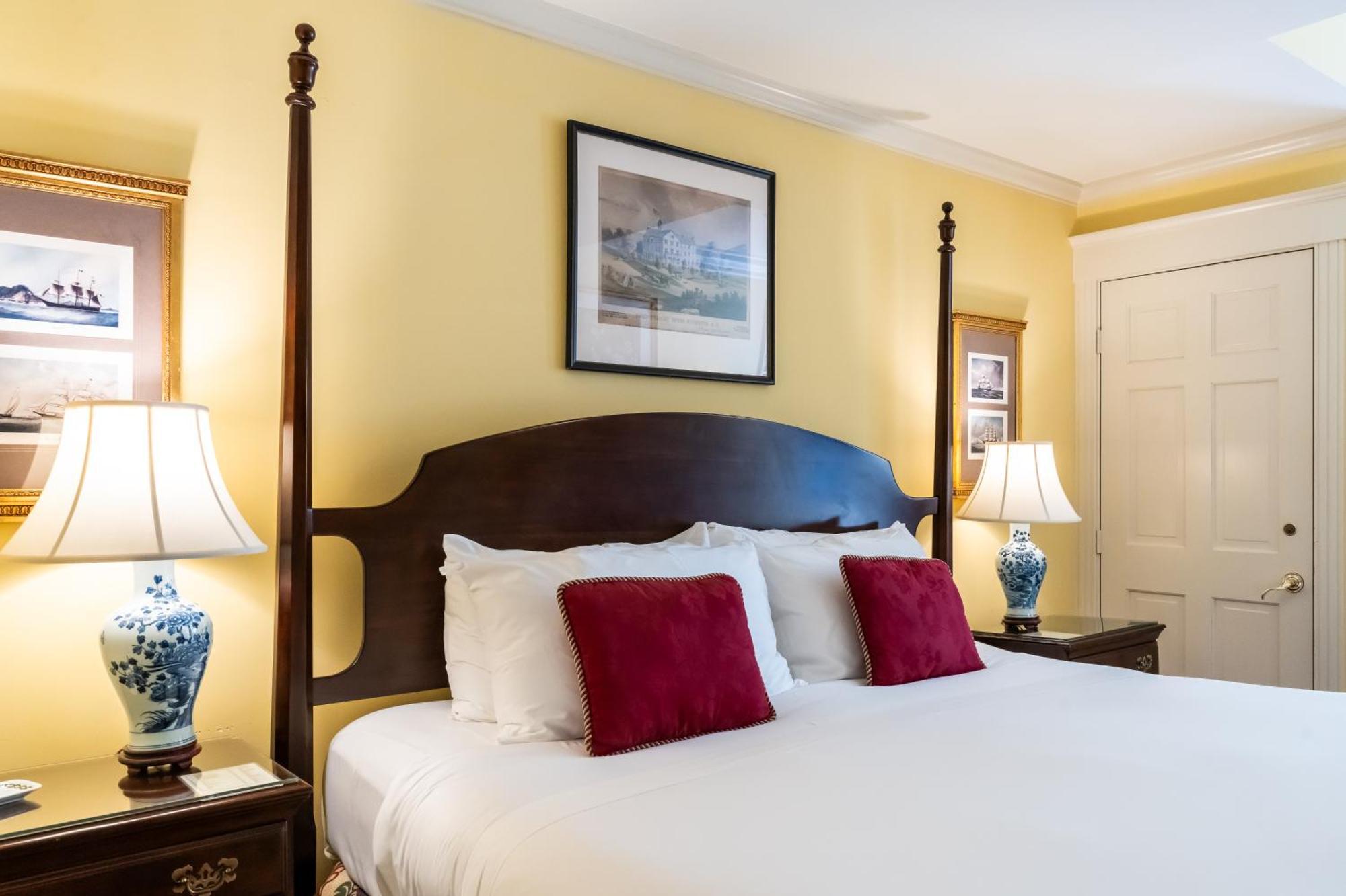 Francis Malbone House Bed & Breakfast 4*