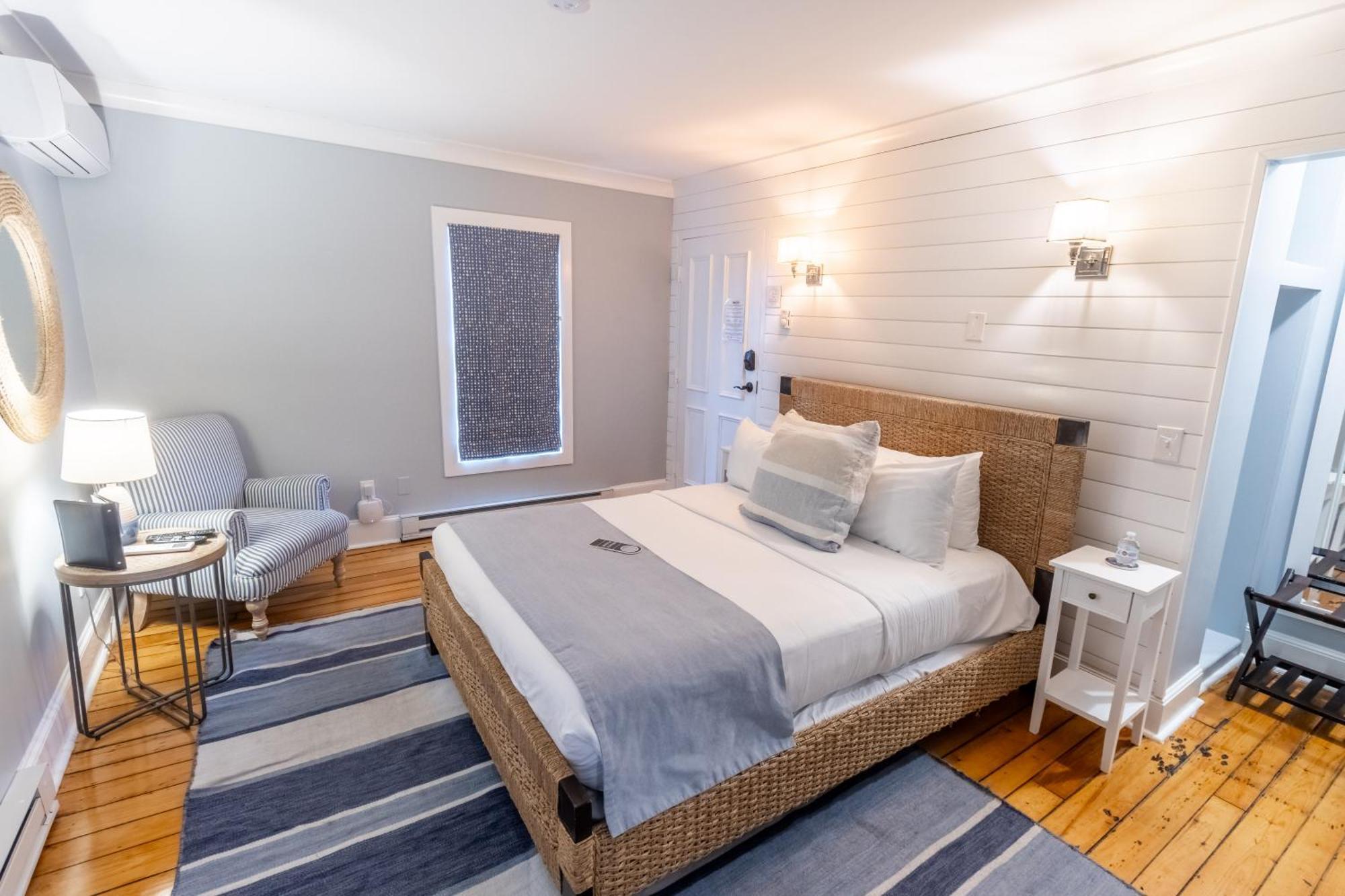 Town & Tide Bed & Breakfast Newport