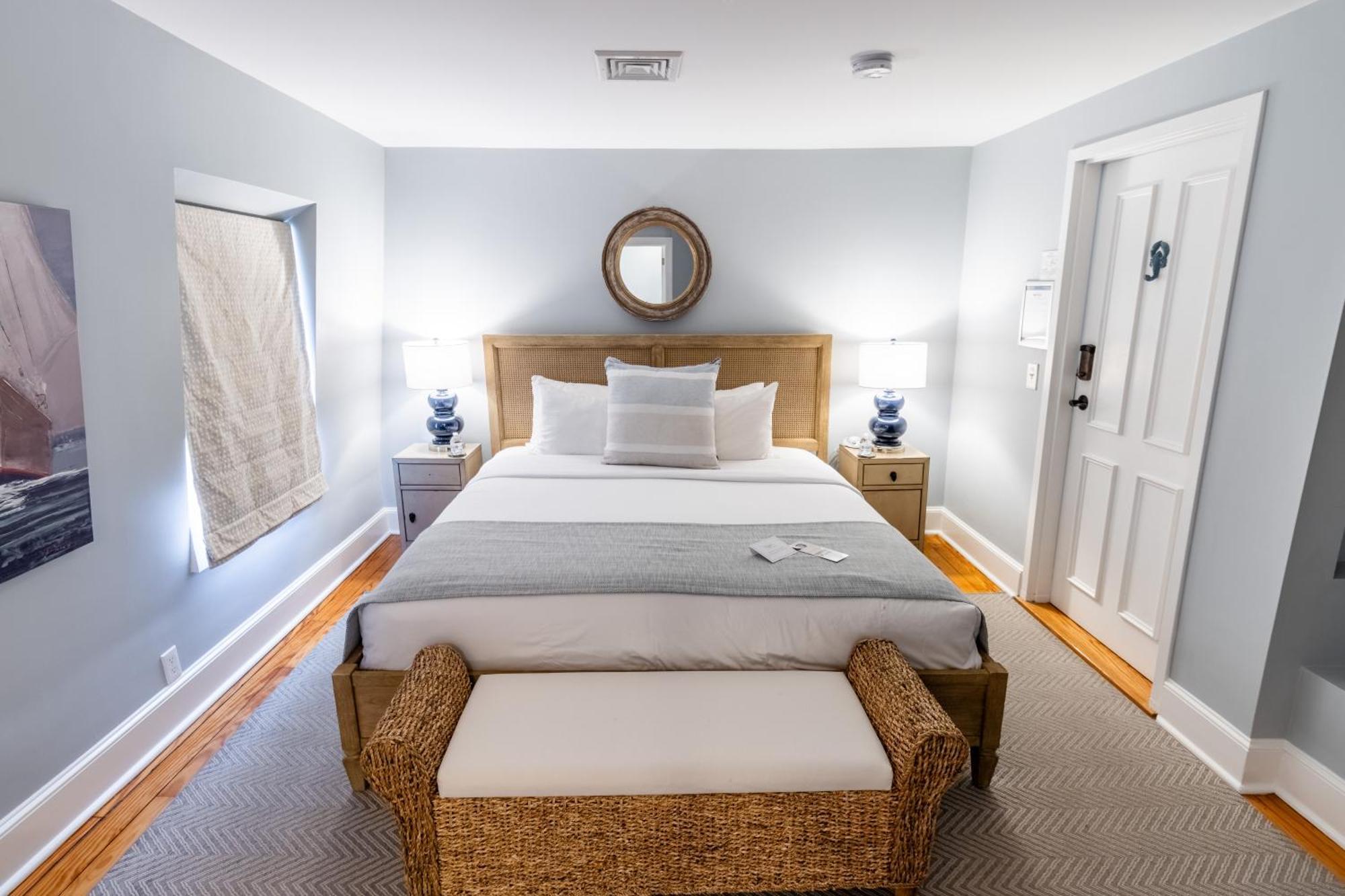 Town & Tide Bed & Breakfast