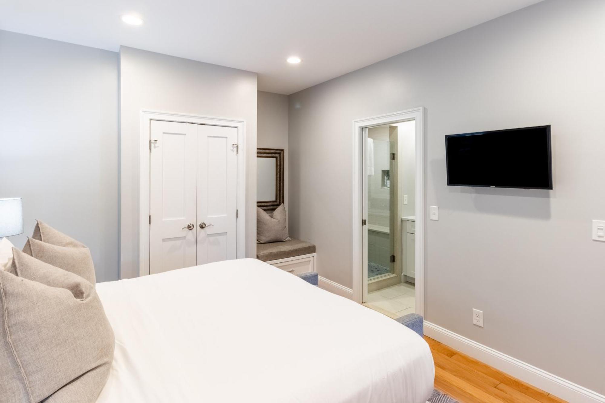 The Lofts - 595 Thames Street Holiday home *