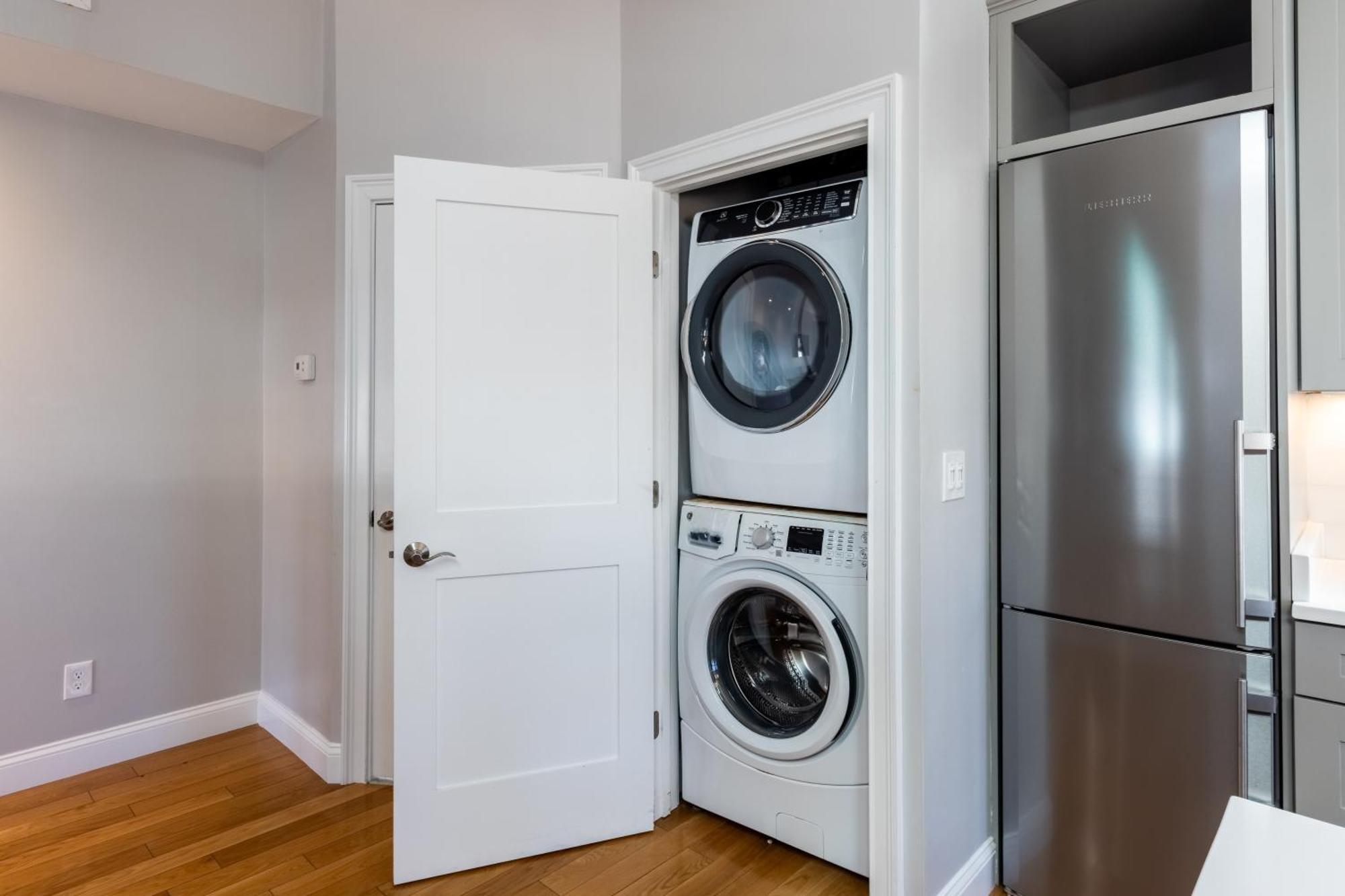 The Lofts - 595 Thames Street Holiday home *