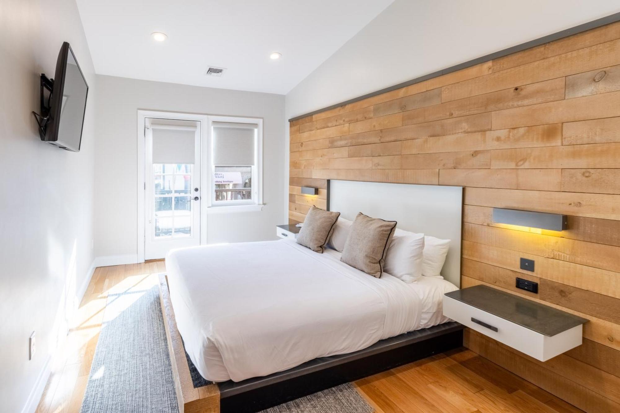 The Lofts - Brick Market Place Apartment